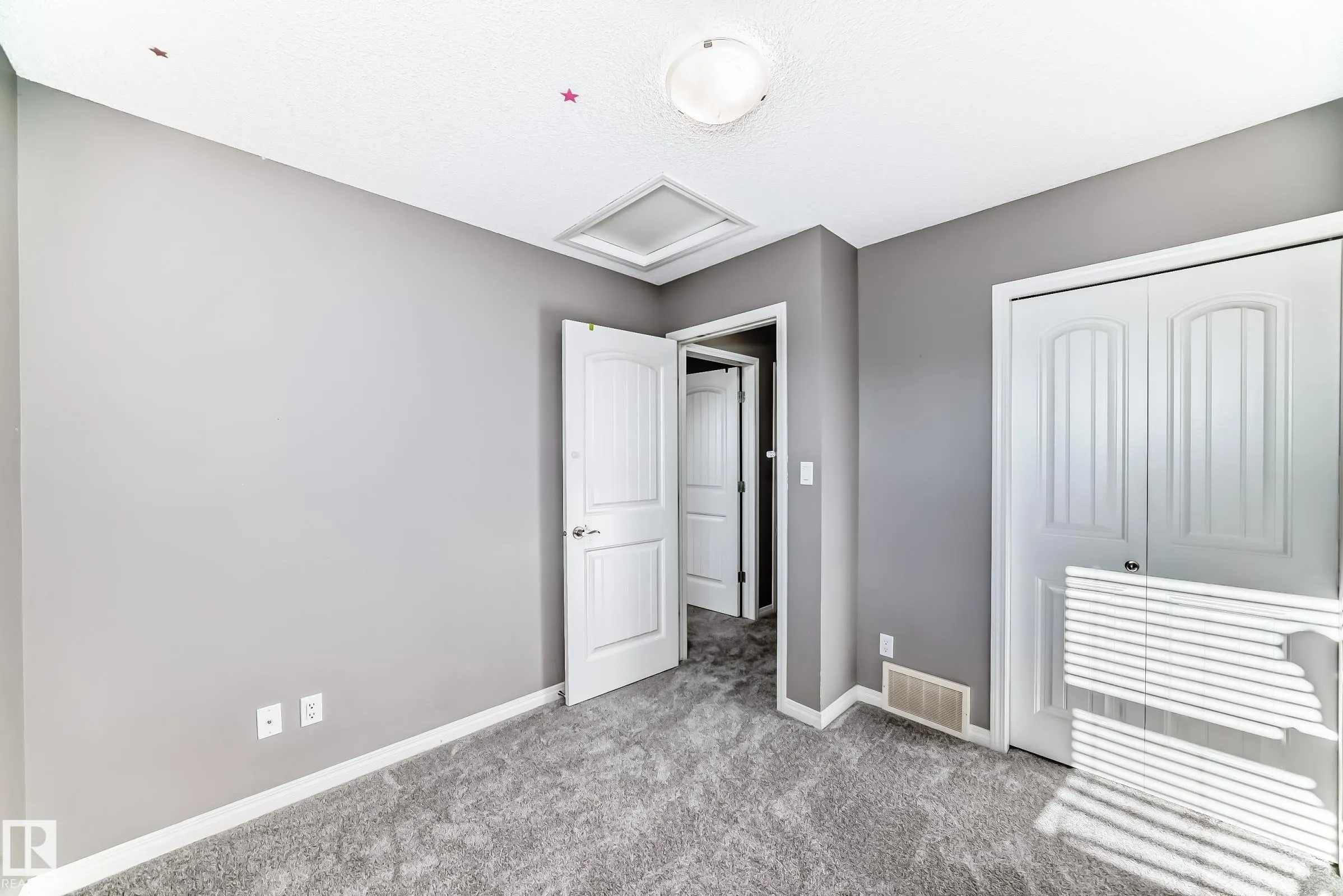 3116 ARTHURS Crescent