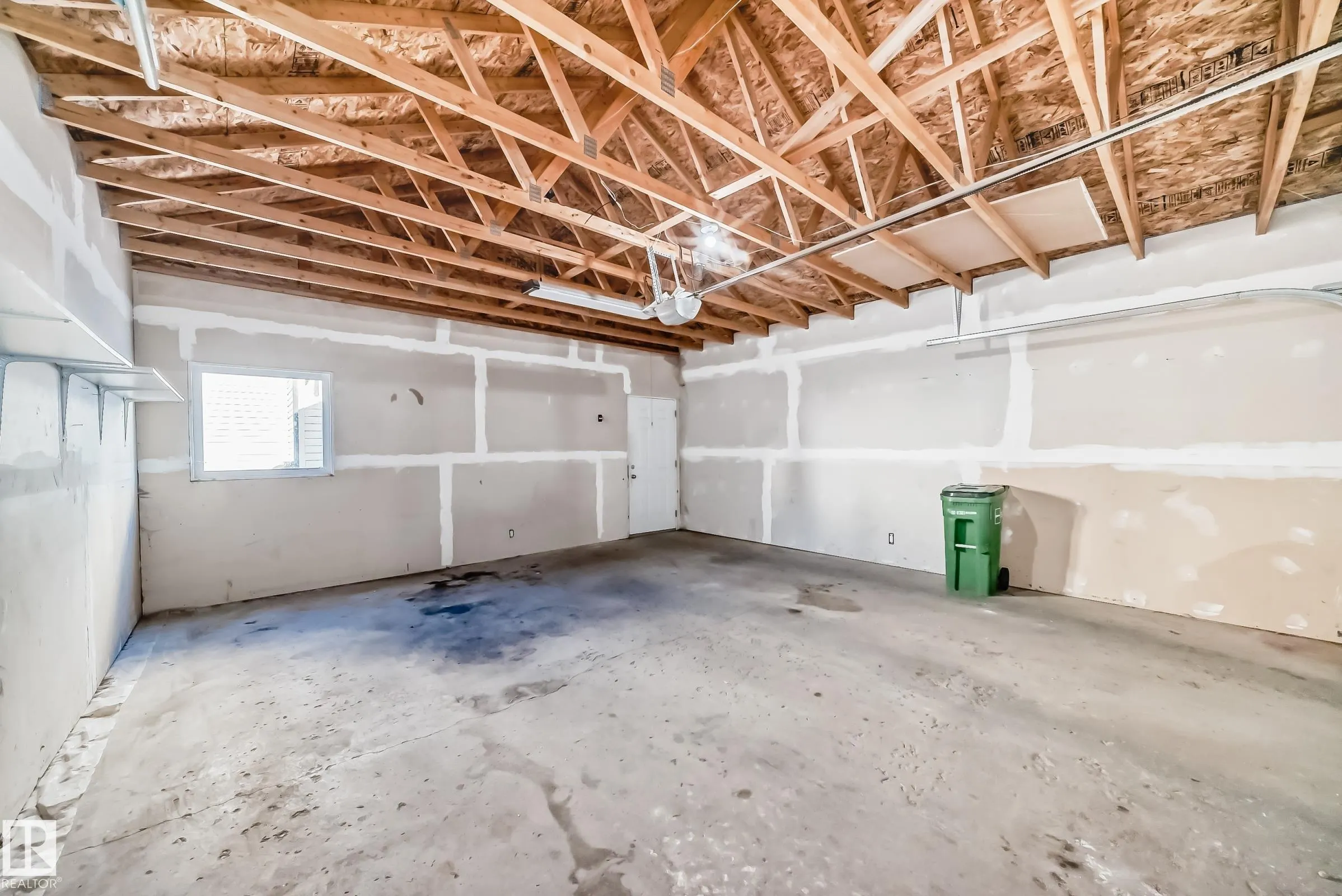 3116 ARTHURS Crescent