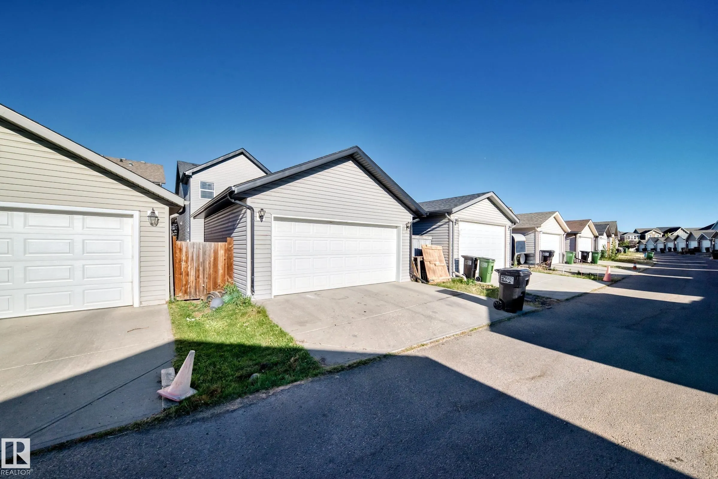 3116 ARTHURS Crescent