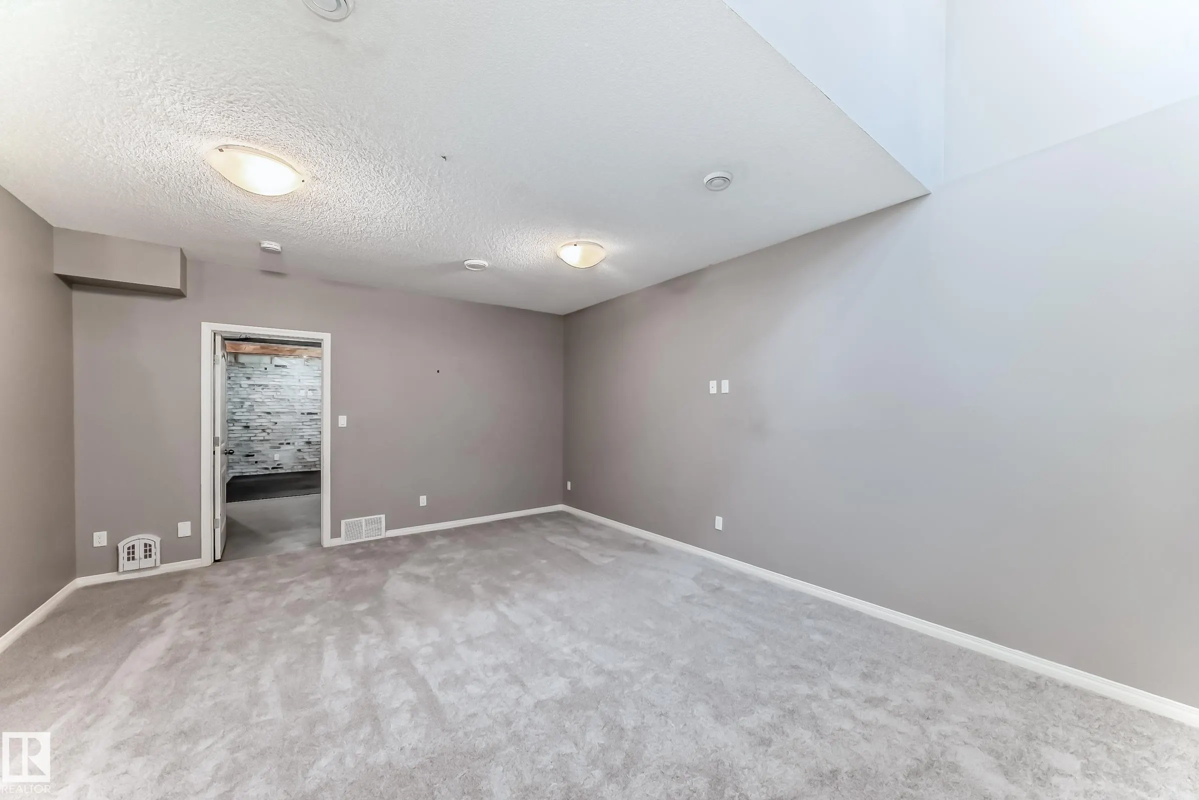 3116 ARTHURS Crescent