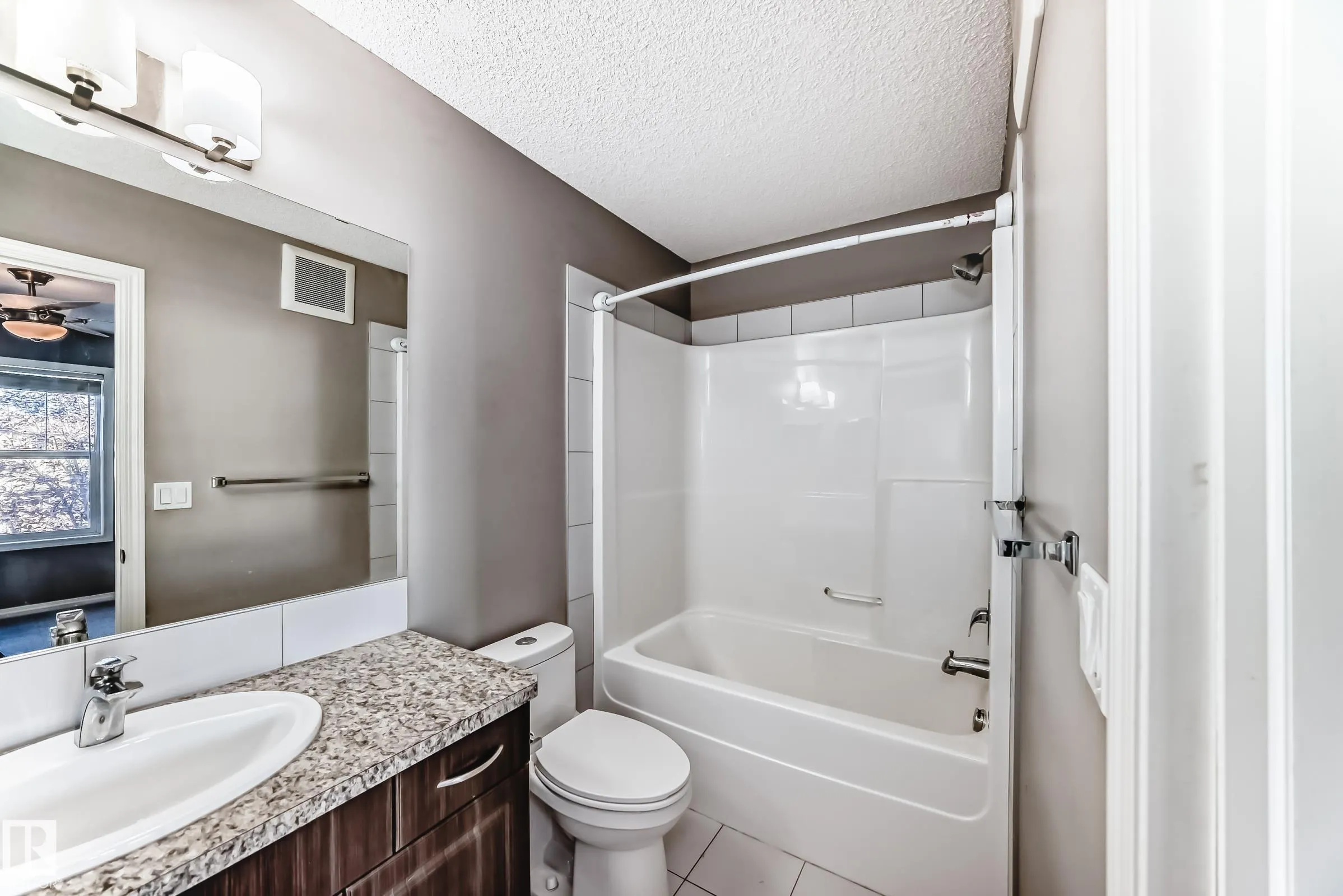 3116 ARTHURS Crescent