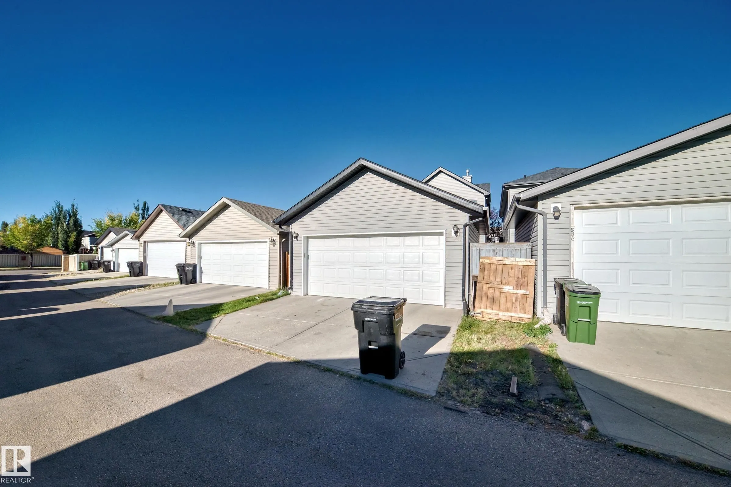 3116 ARTHURS Crescent