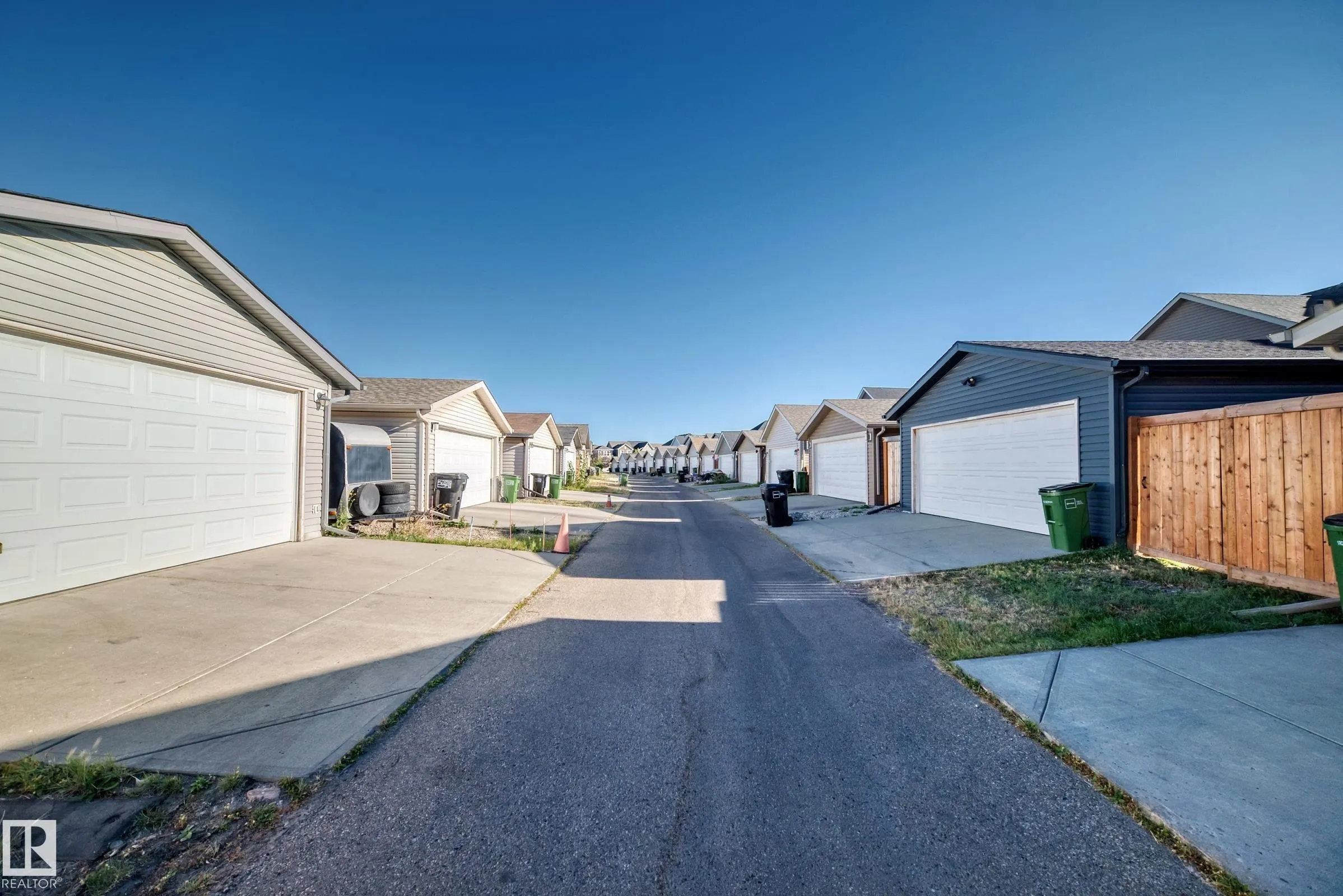 3116 ARTHURS Crescent