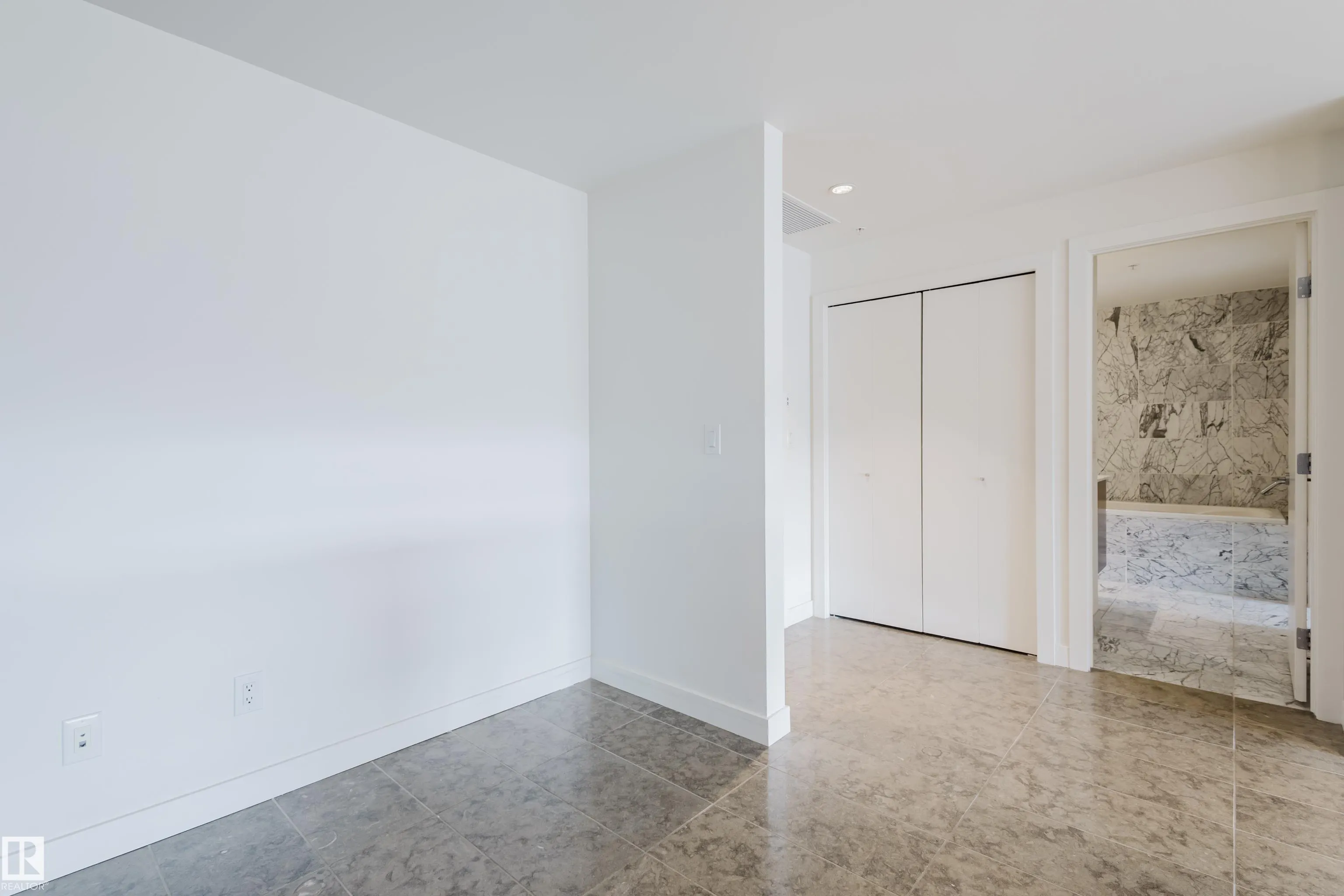 2504 109 Street