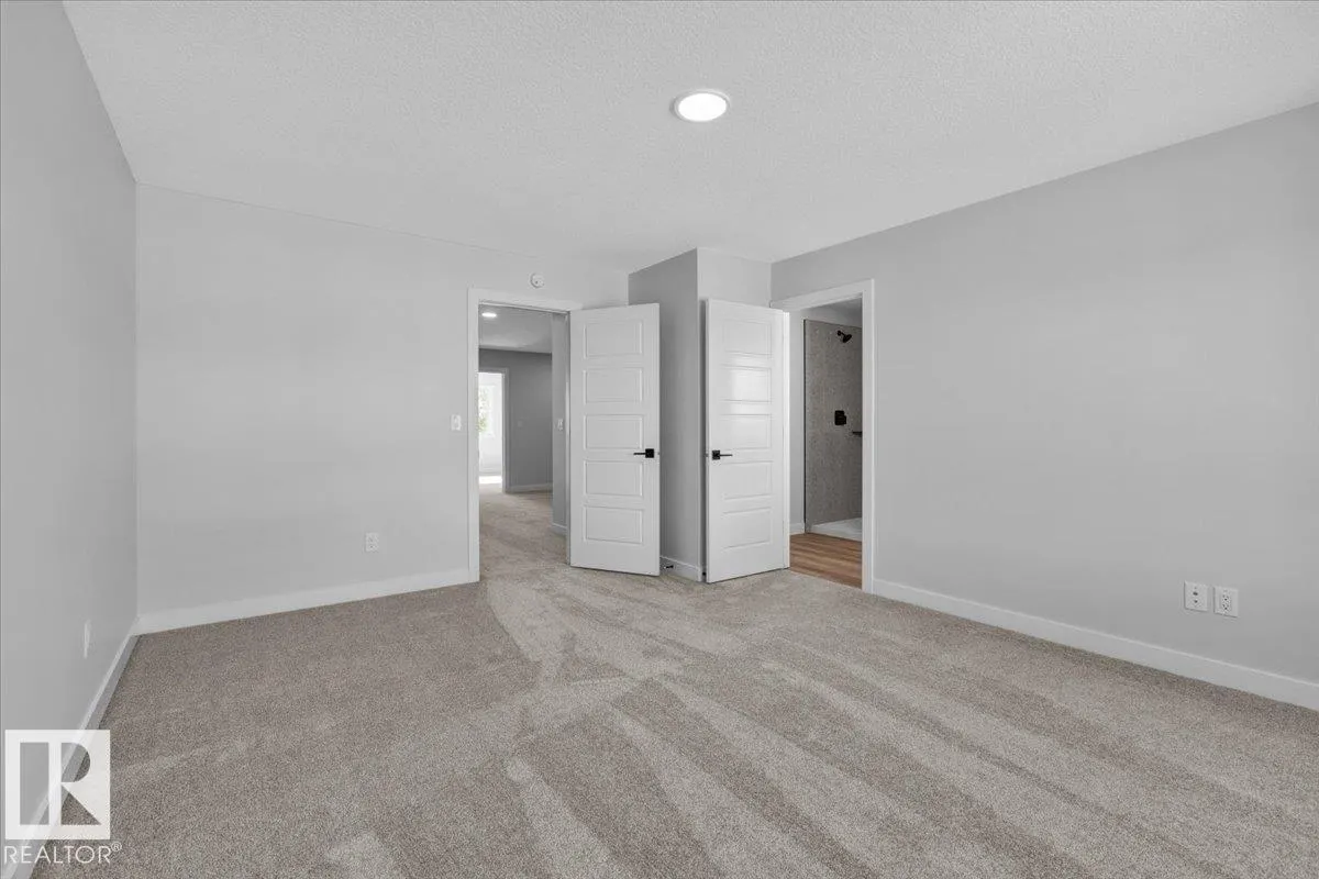215 RAVINE Drive