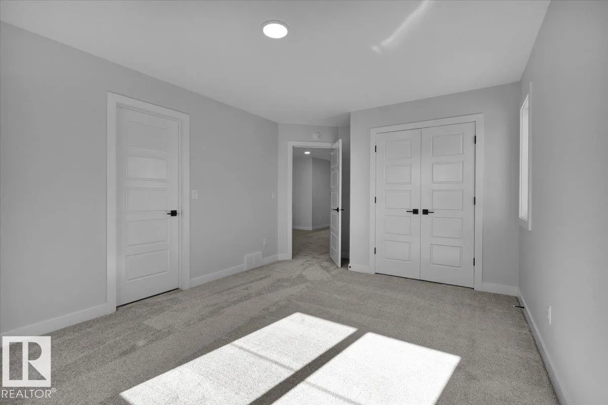 215 RAVINE Drive