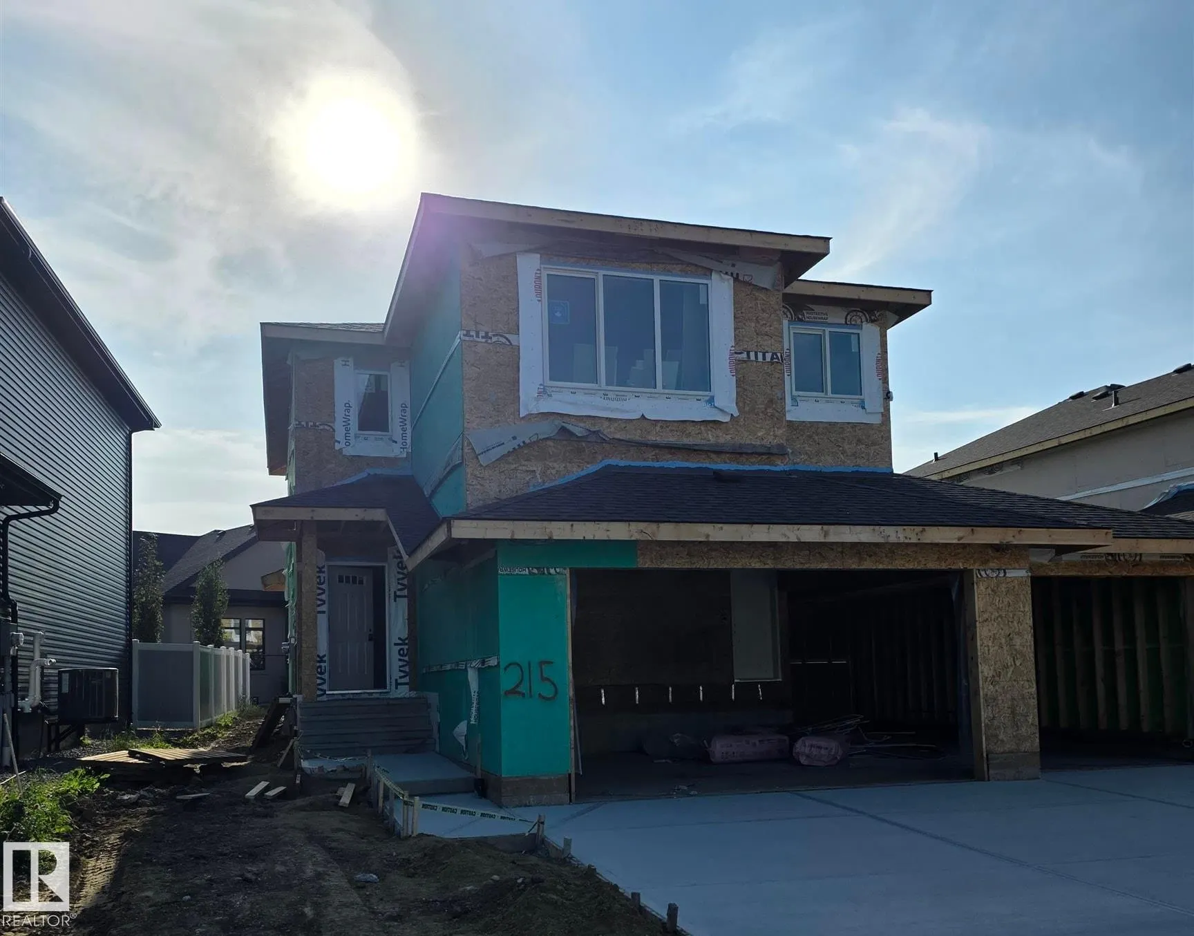 215 RAVINE Drive