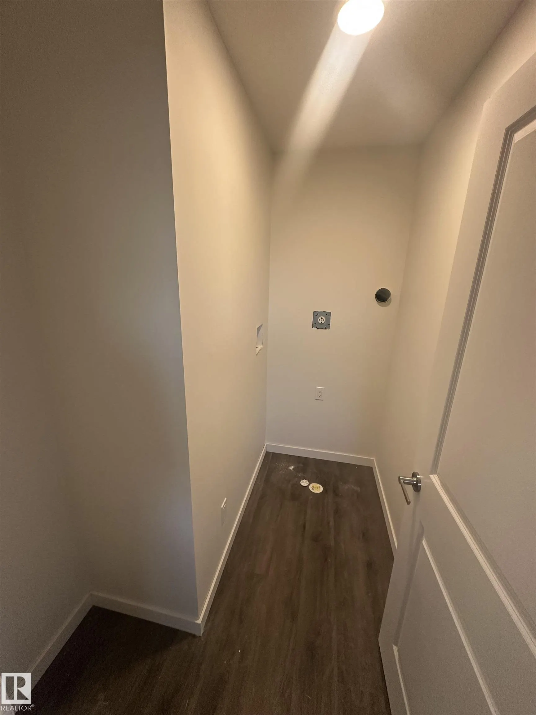 8925 ELVES Loop