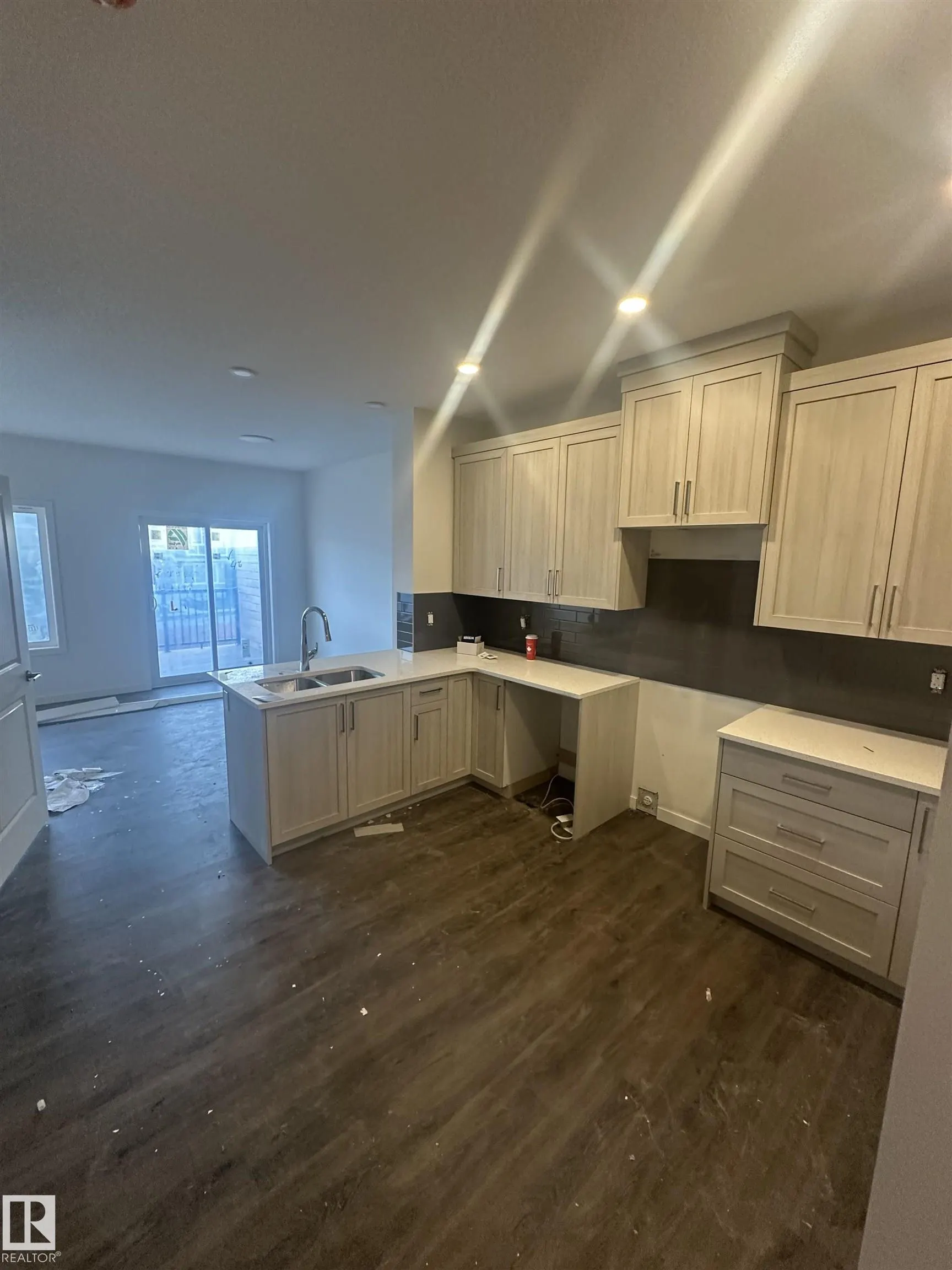 8925 ELVES Loop