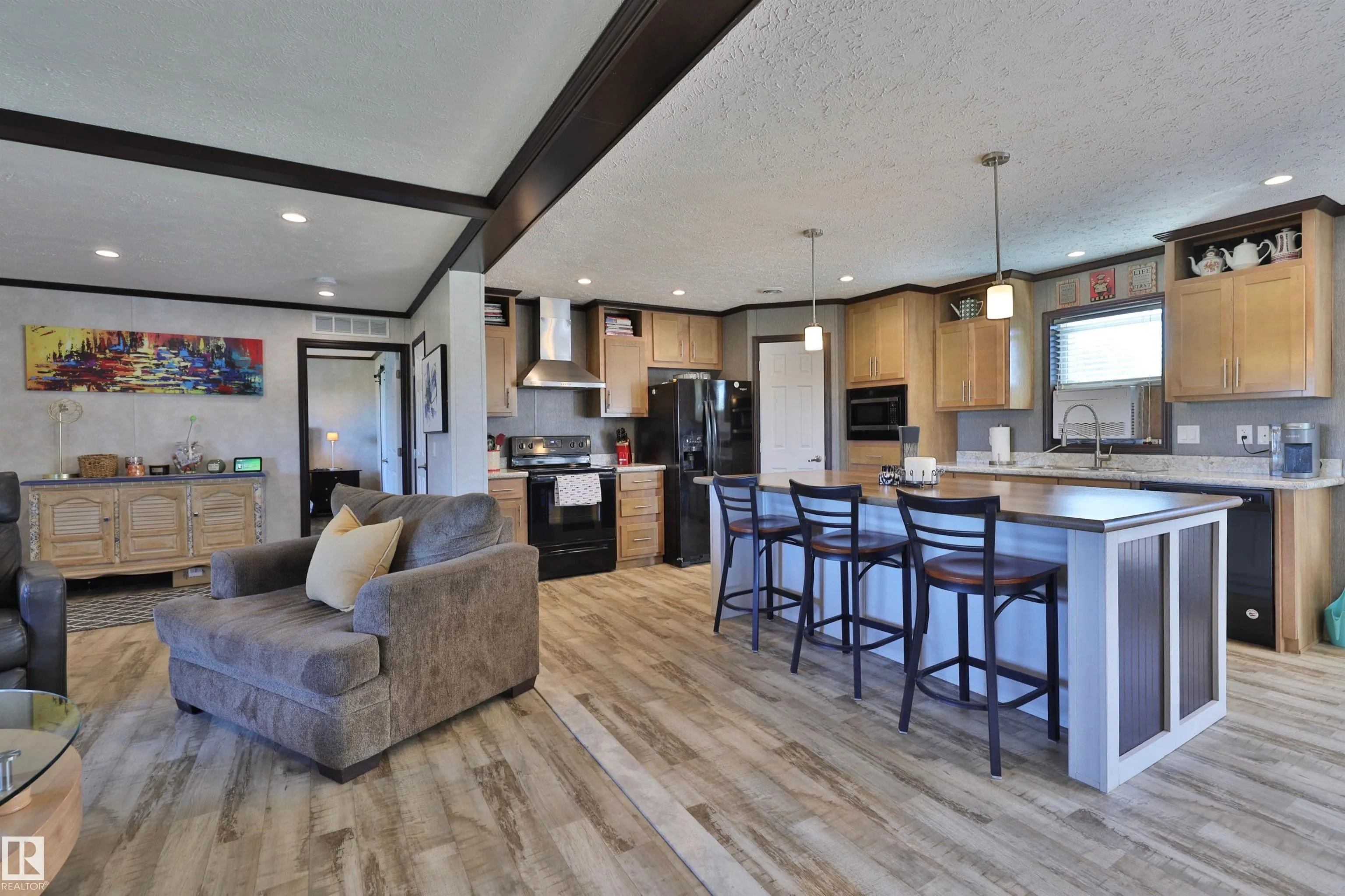 201 Glenhaven Crescent