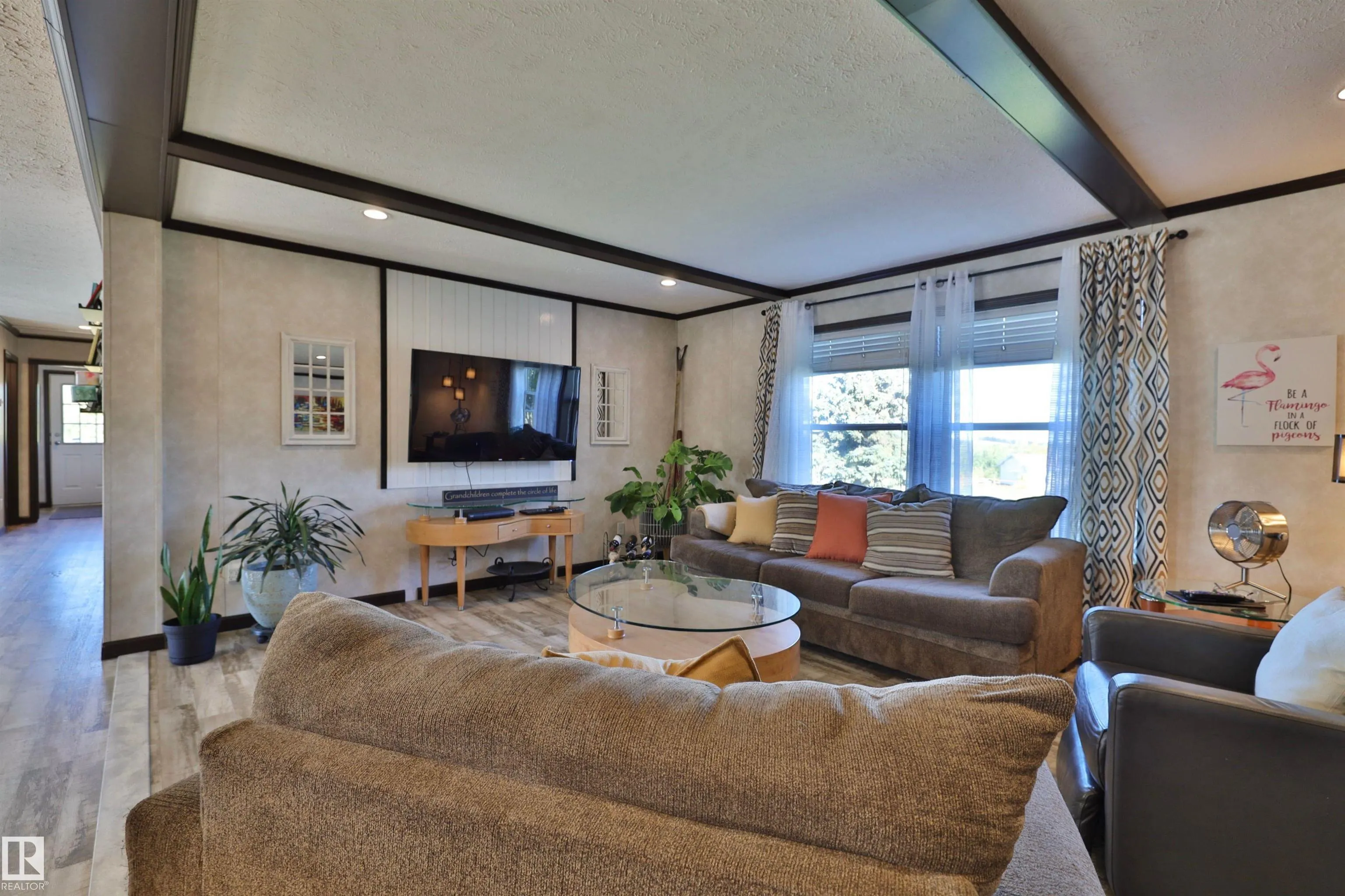 201 Glenhaven Crescent