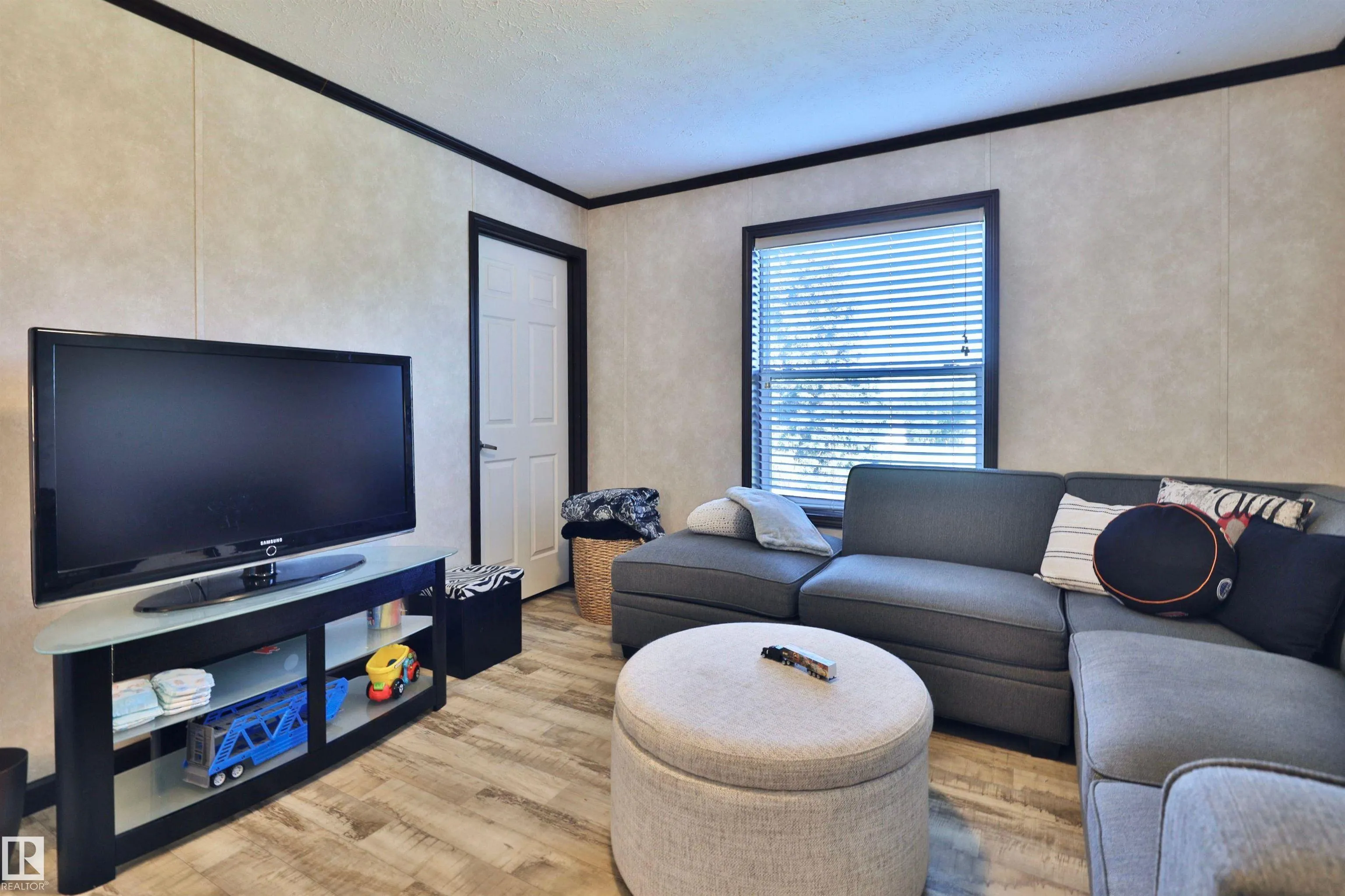 201 Glenhaven Crescent