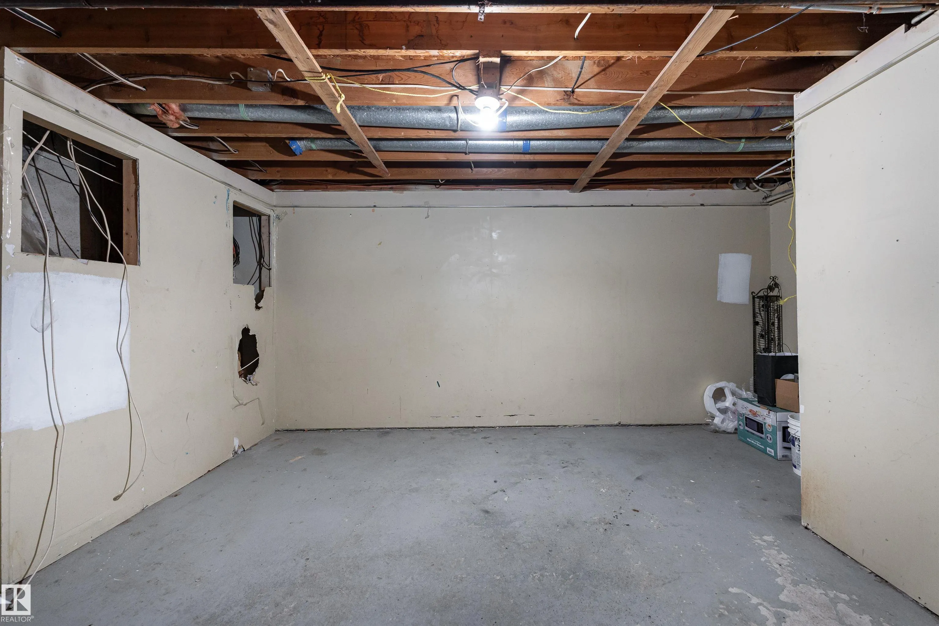 3308 113 Avenue