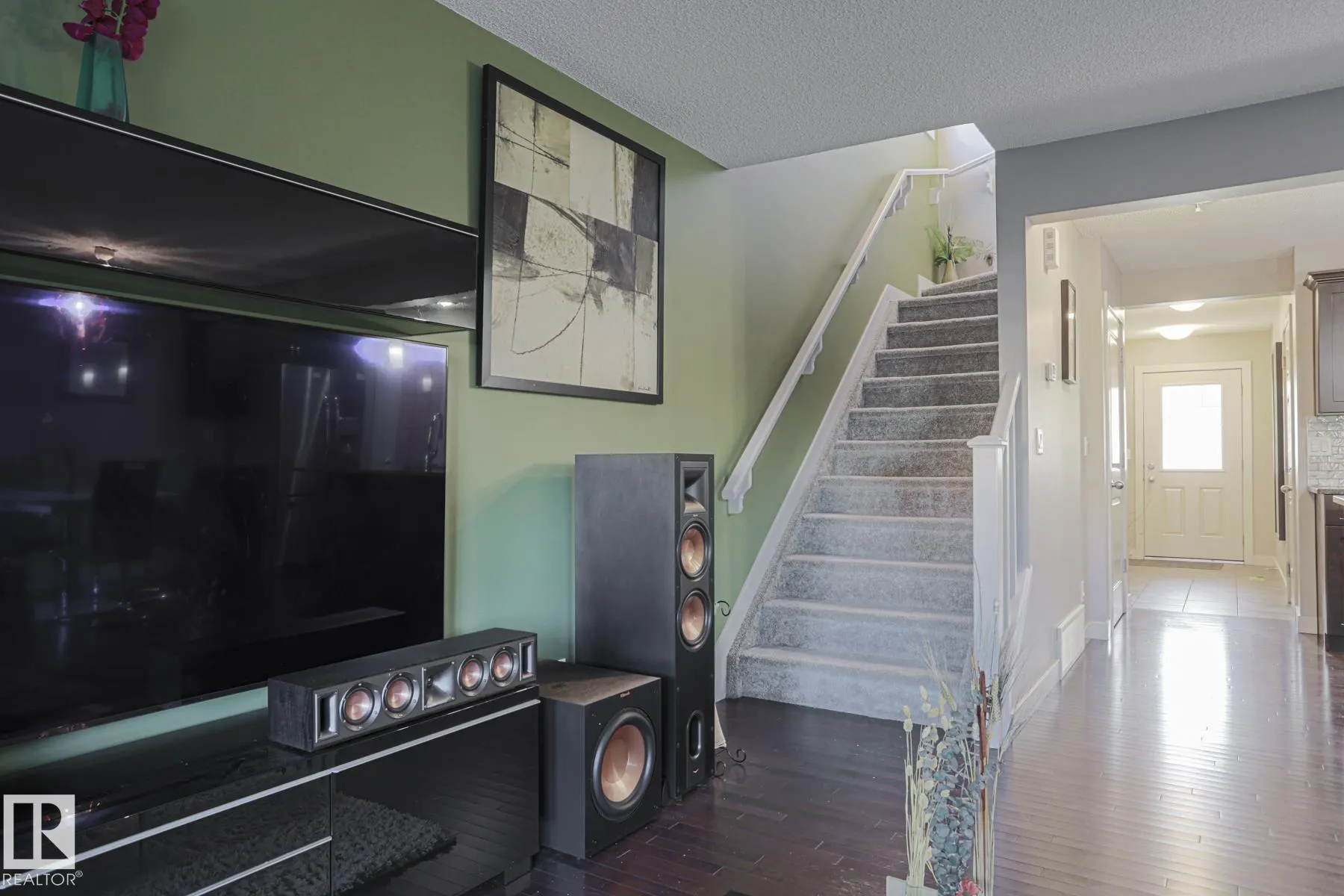 1735 Hammond Crescent