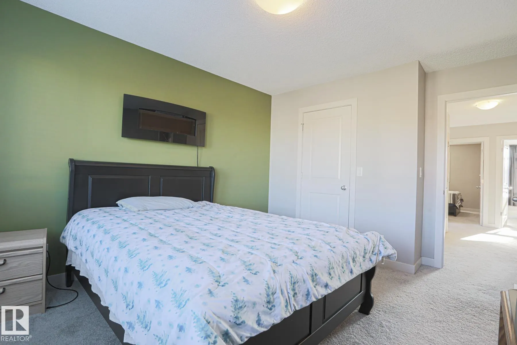 1735 Hammond Crescent