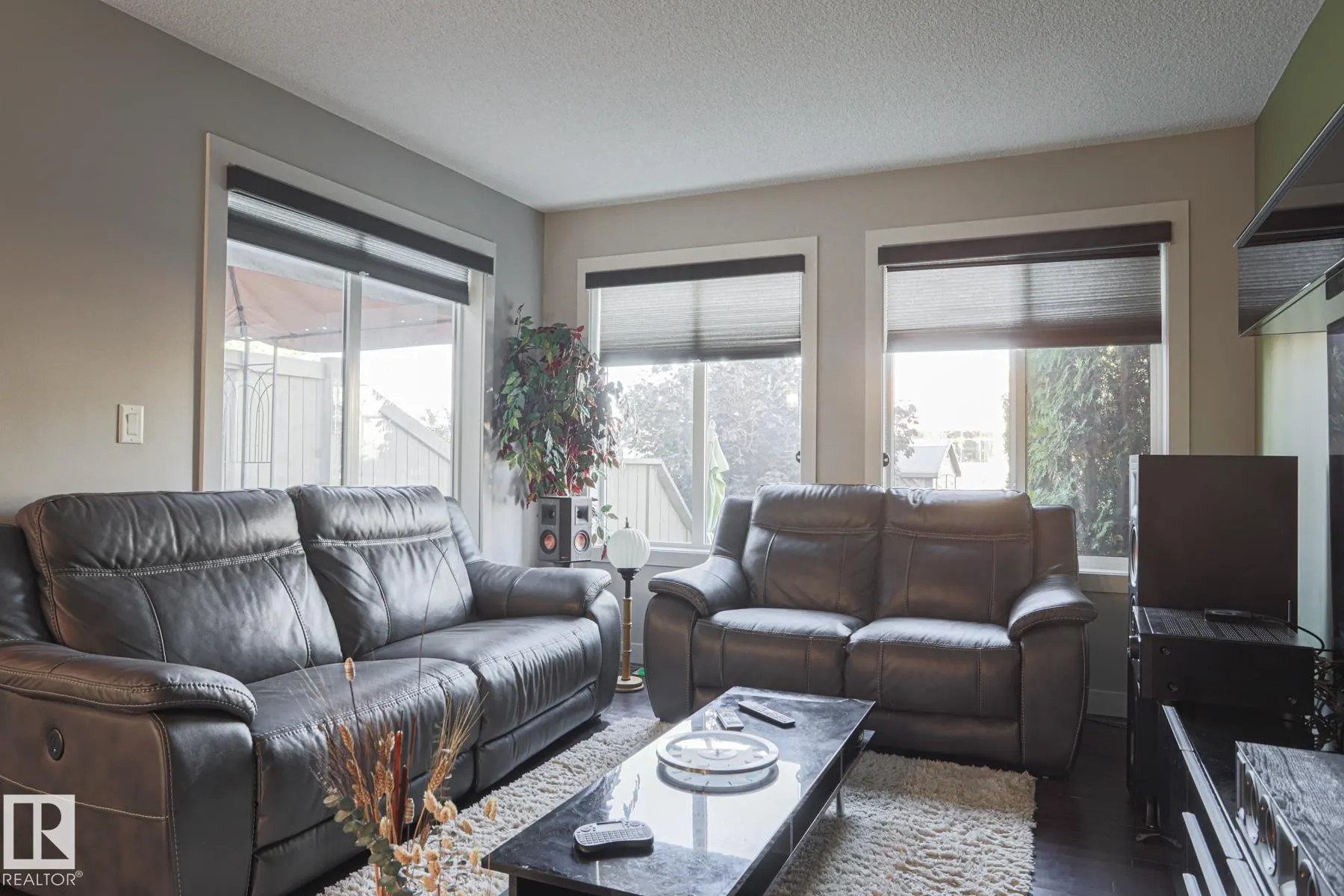 1735 Hammond Crescent