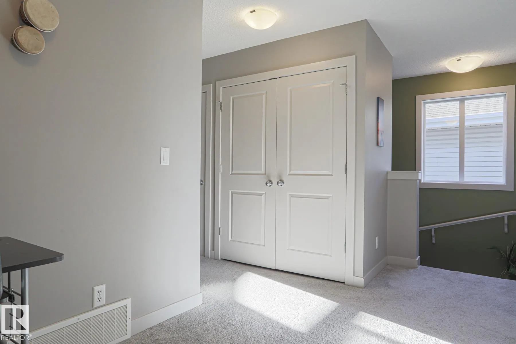 1735 Hammond Crescent