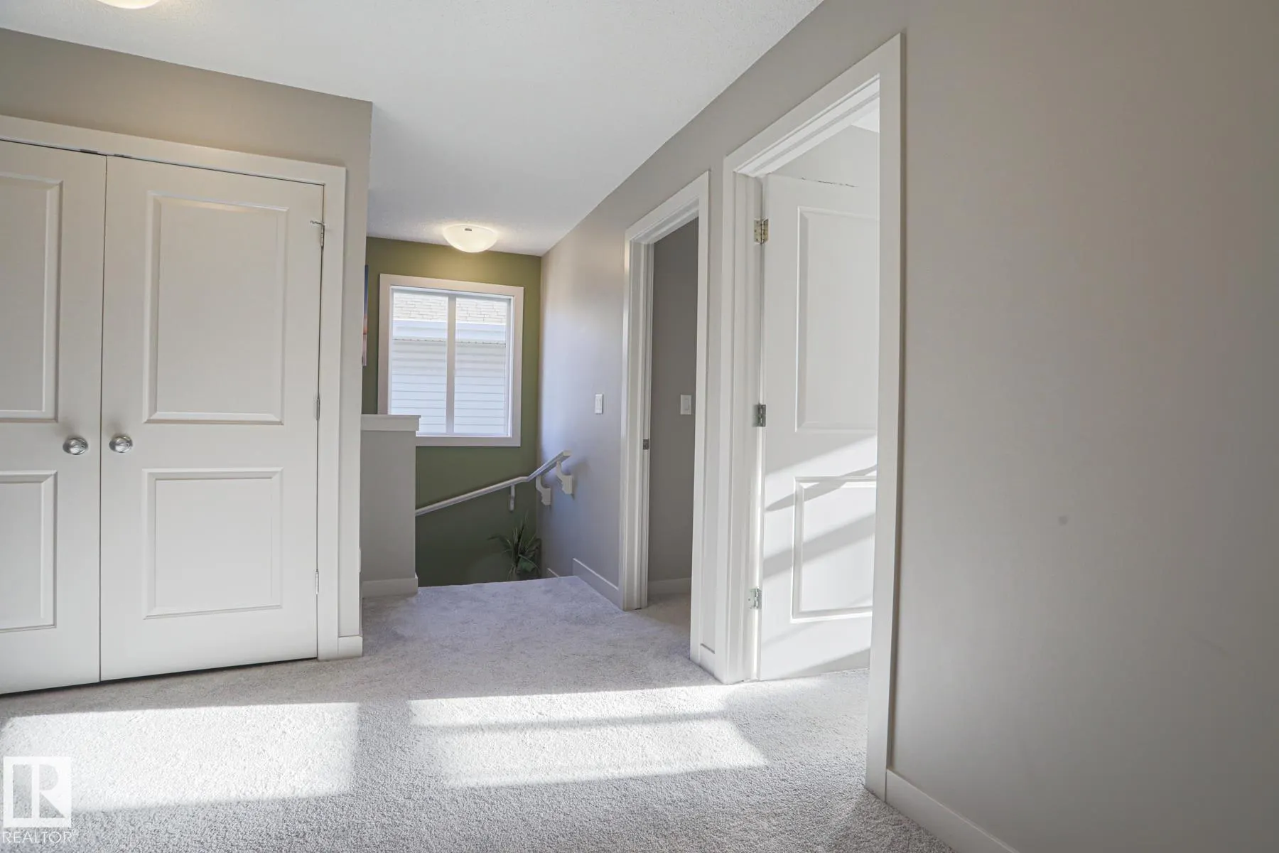 1735 Hammond Crescent