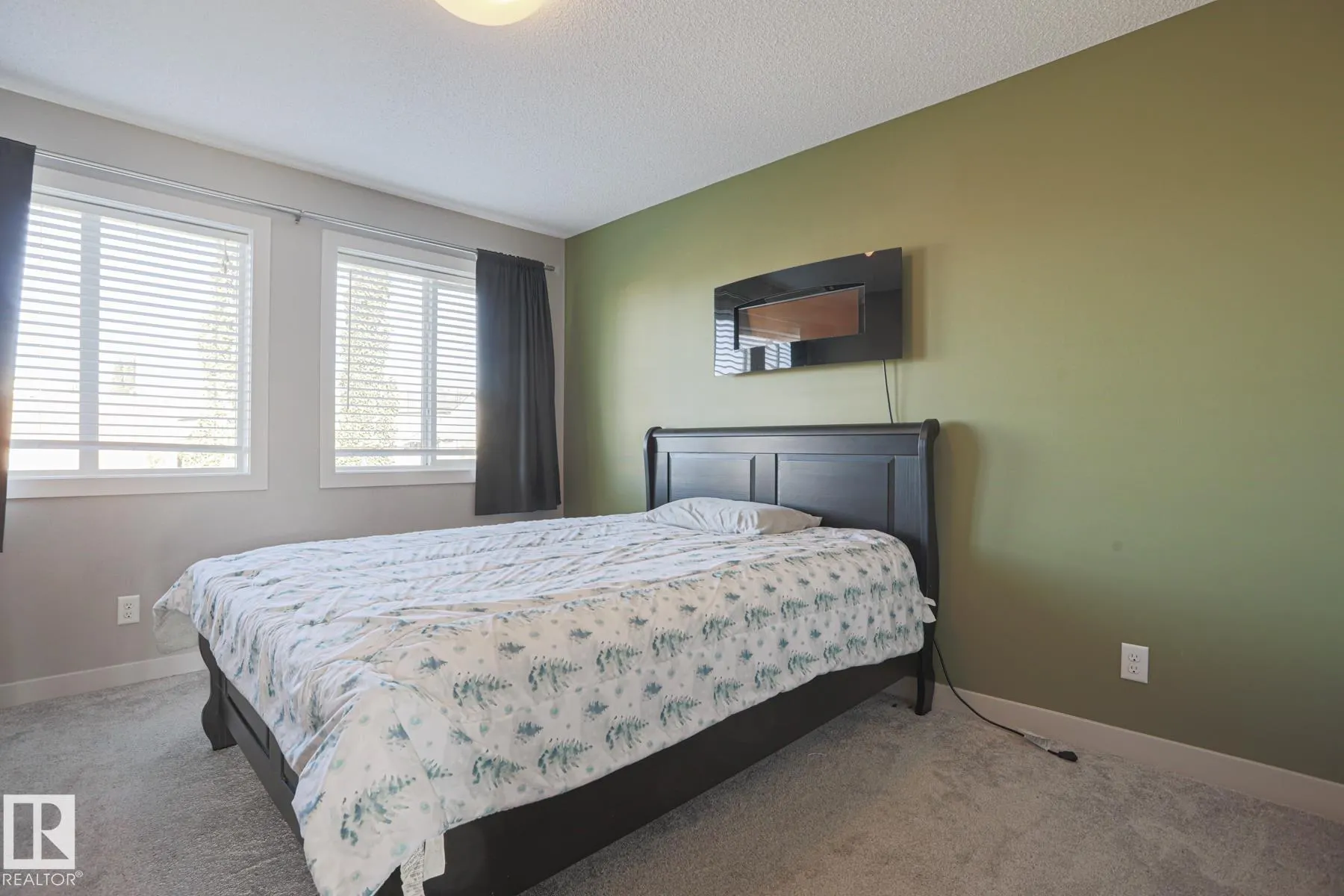 1735 Hammond Crescent