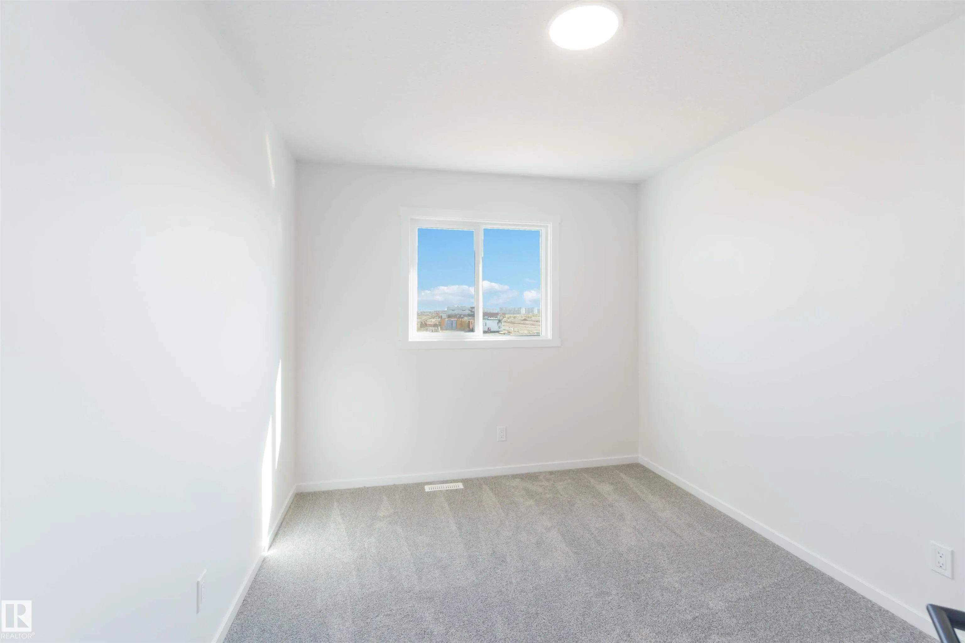 1239 CRISTALL Way