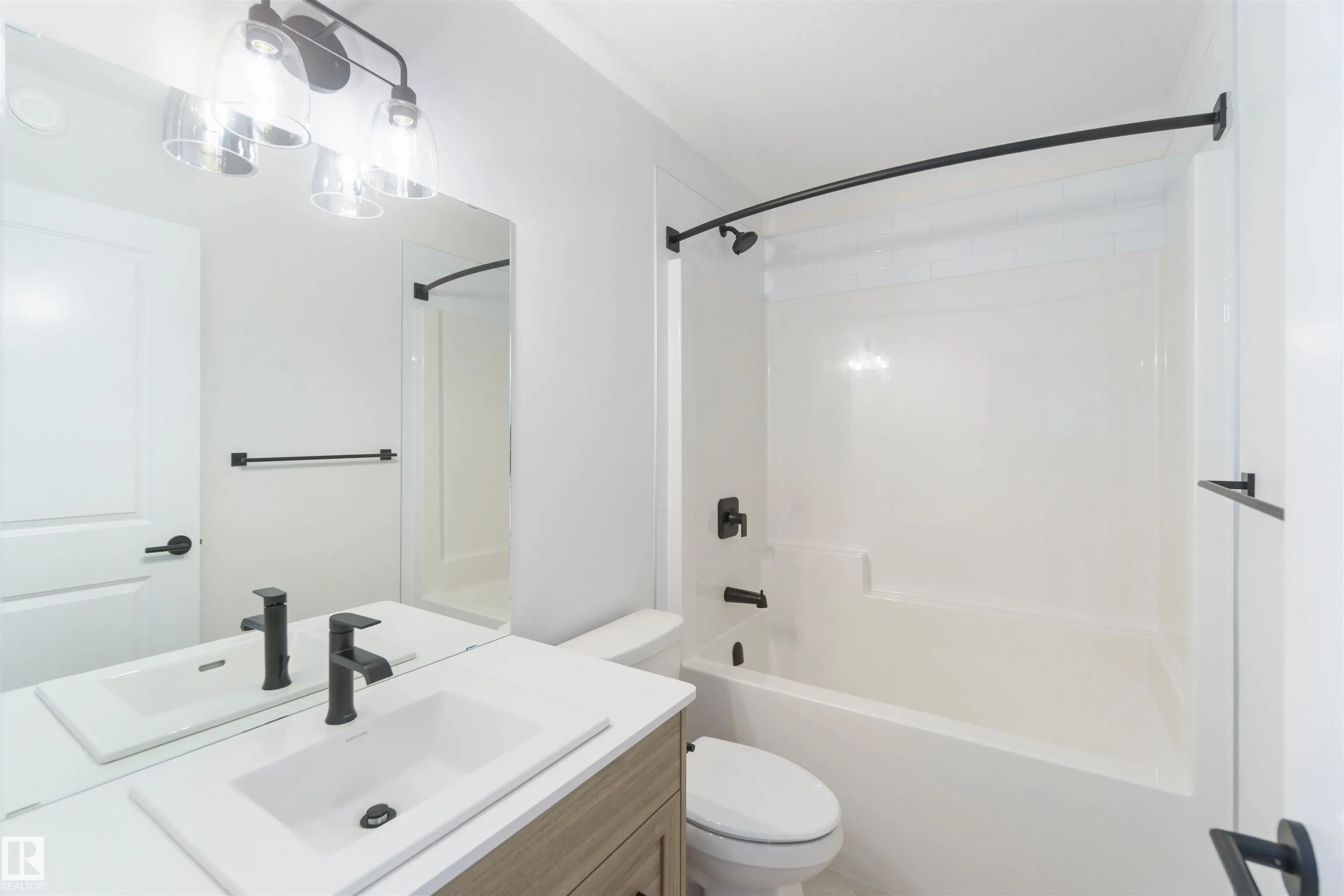 1239 CRISTALL Way