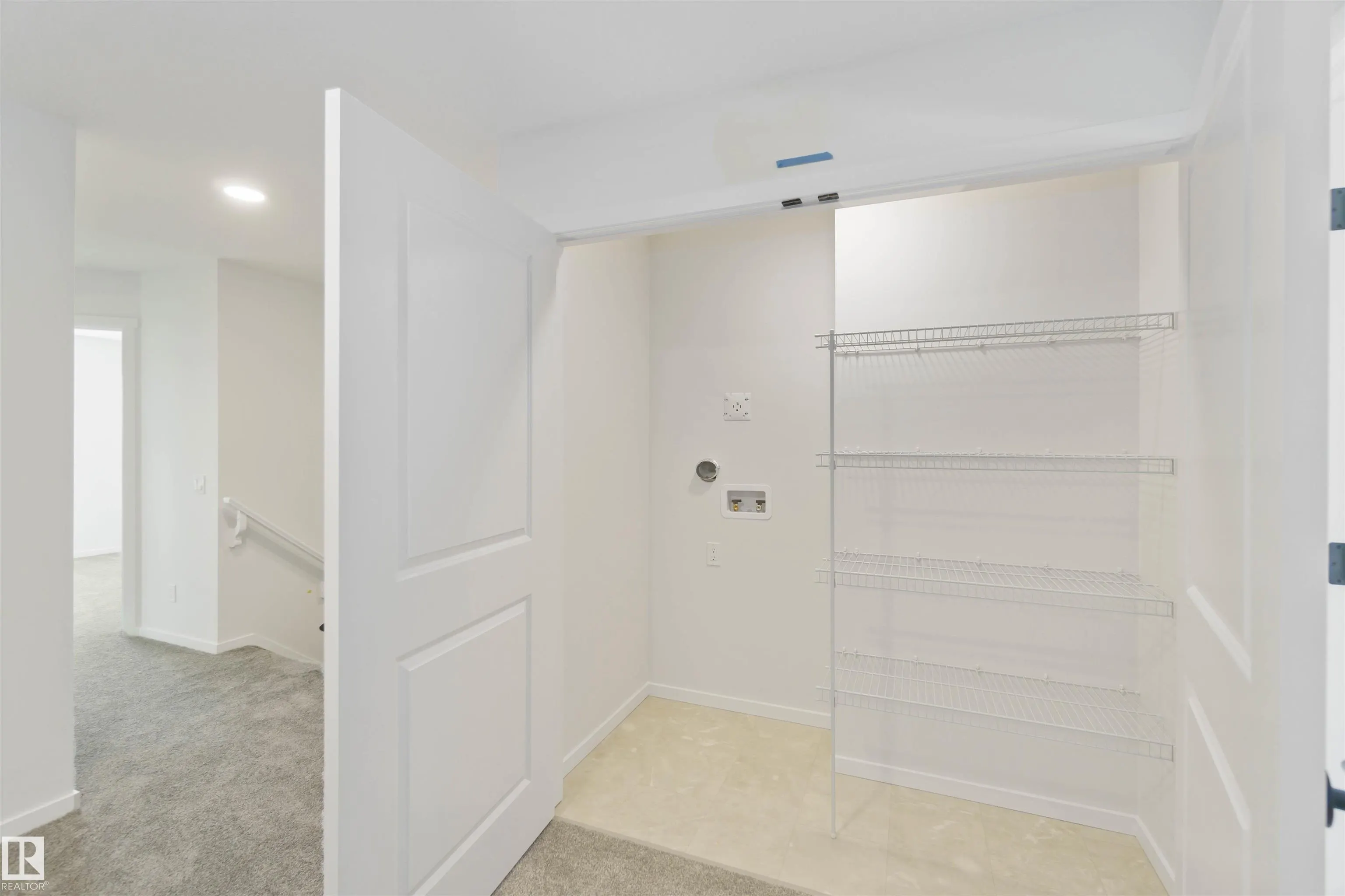 1239 CRISTALL Way
