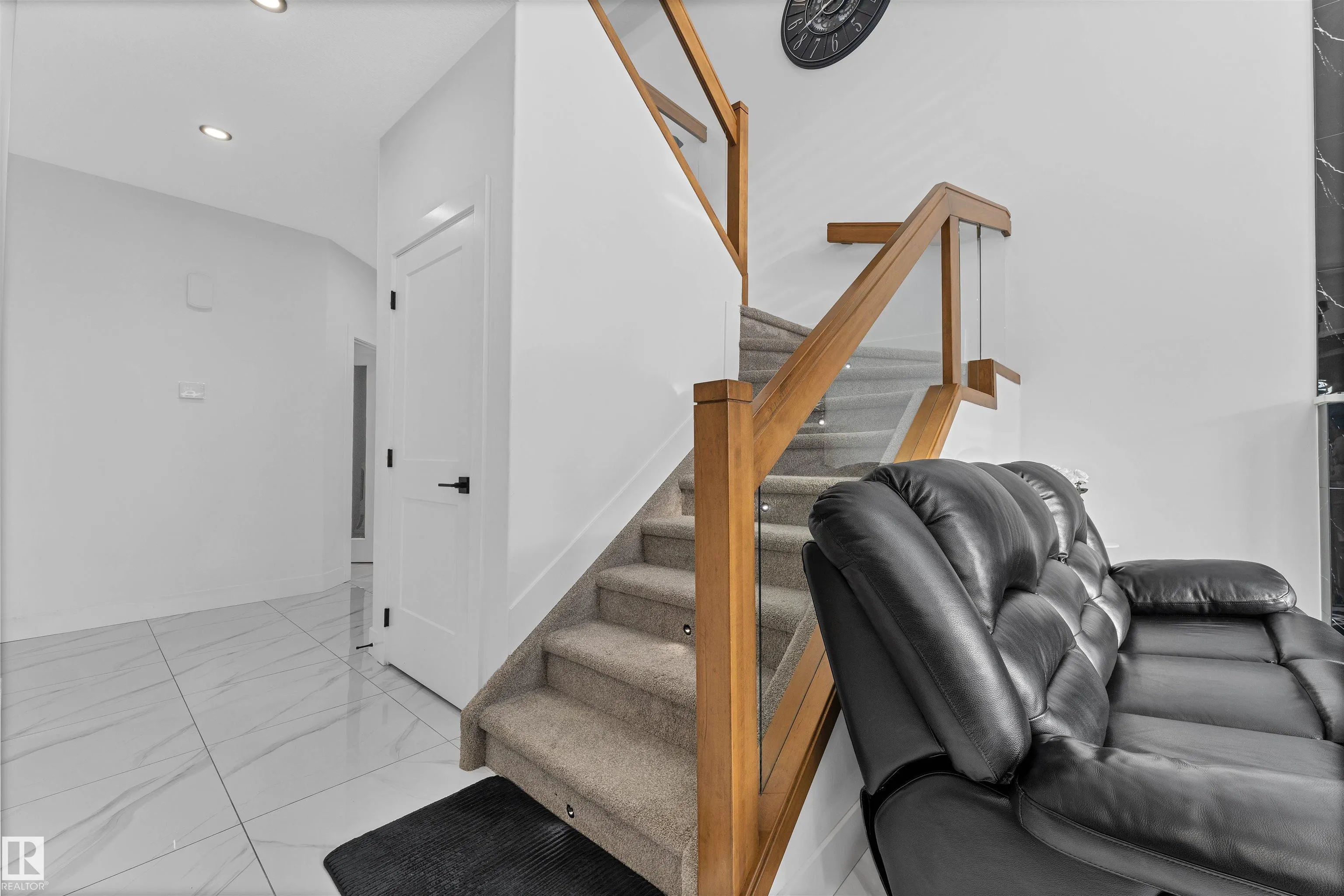 5814 PELTIER Close