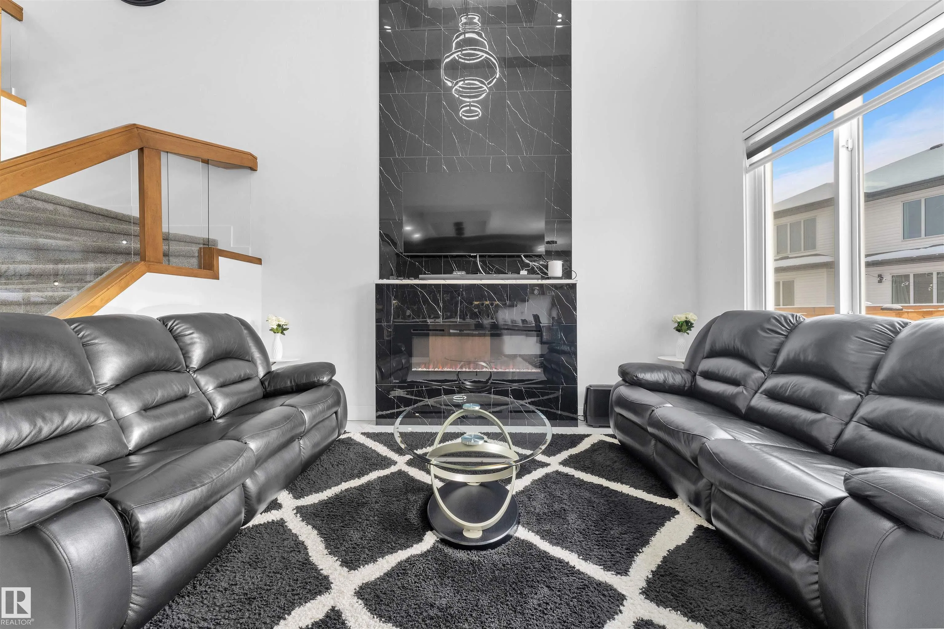 5814 PELTIER Close