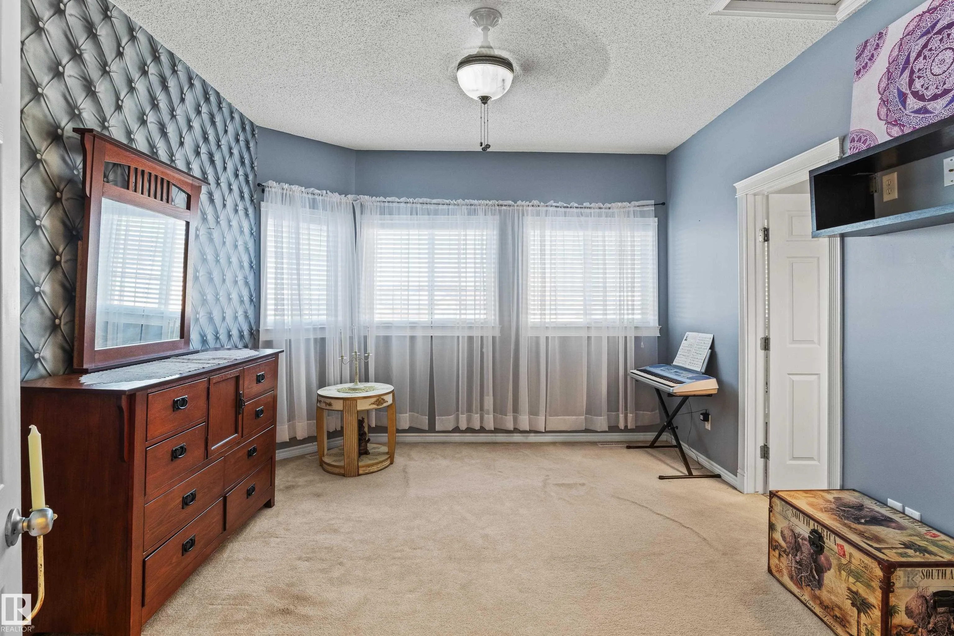 707 Sparrow Close