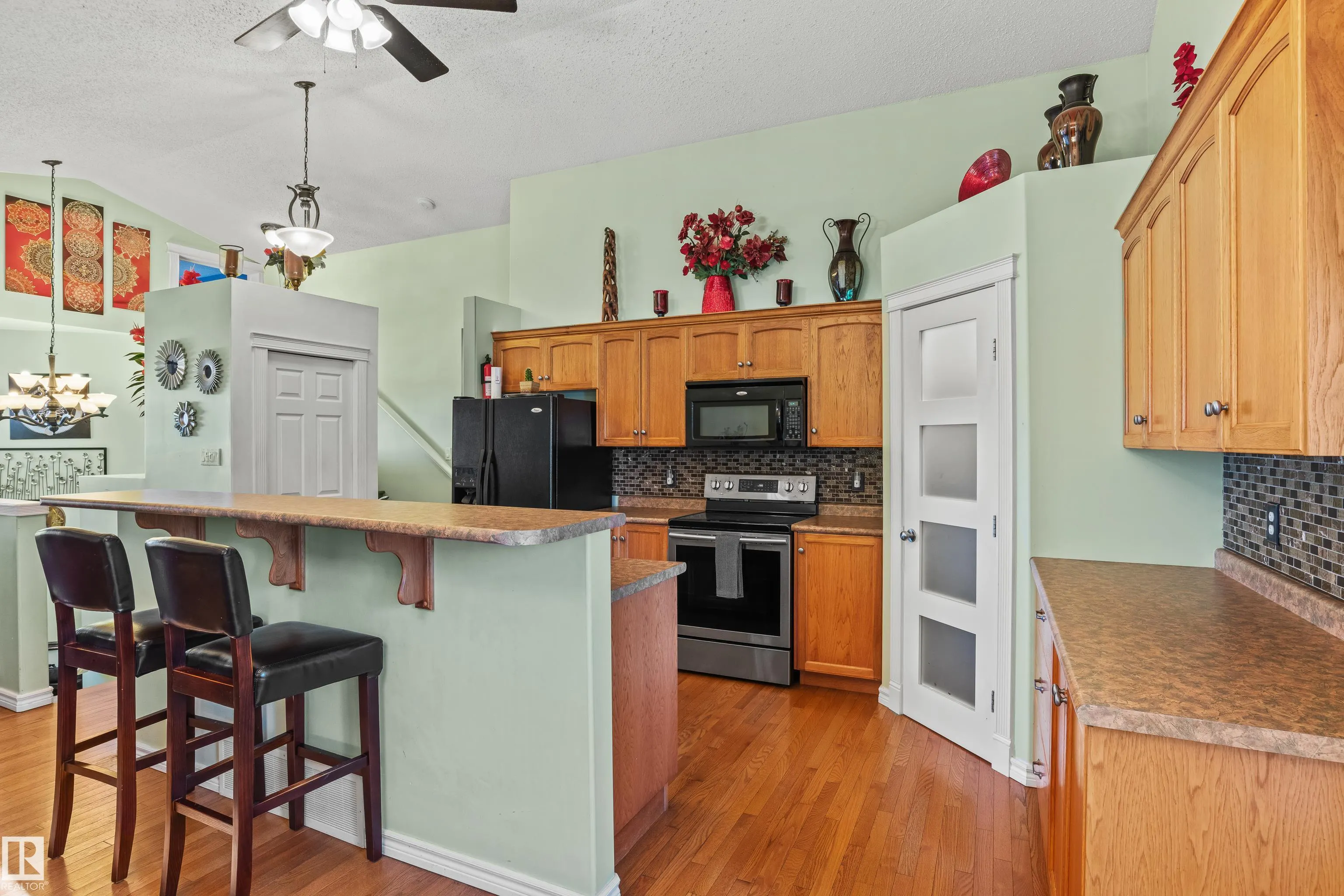 707 Sparrow Close