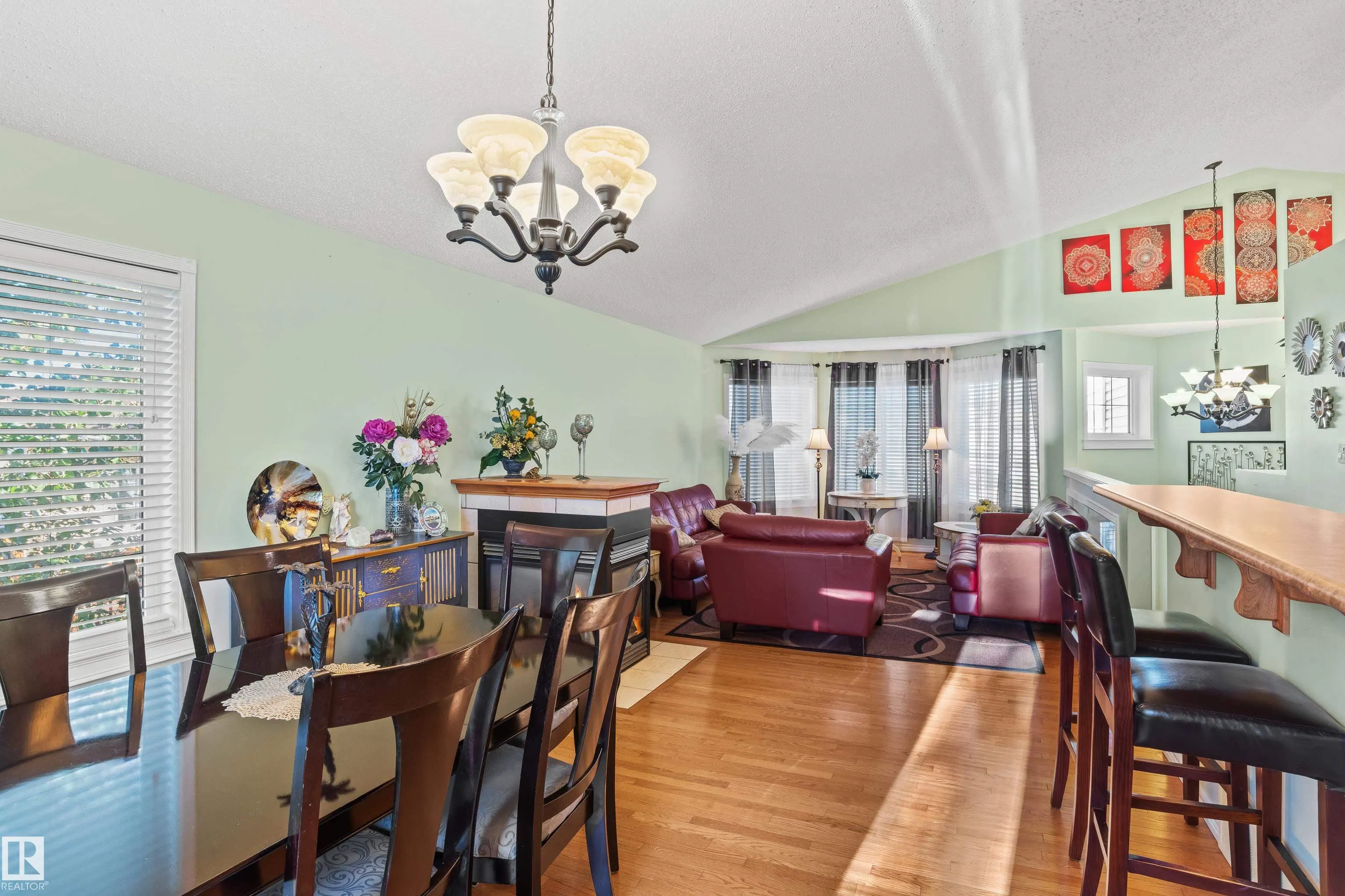707 Sparrow Close