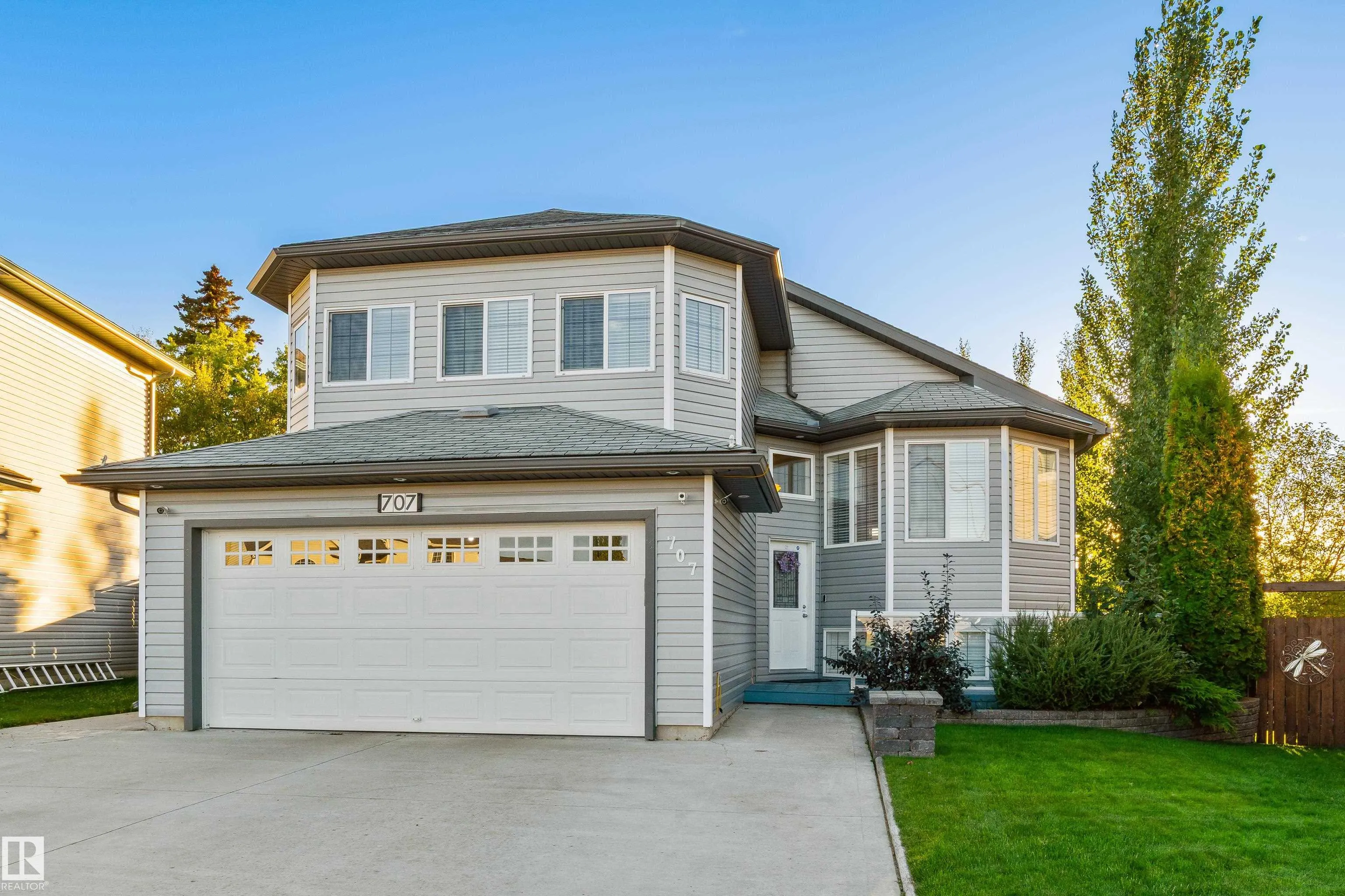 707 Sparrow Close