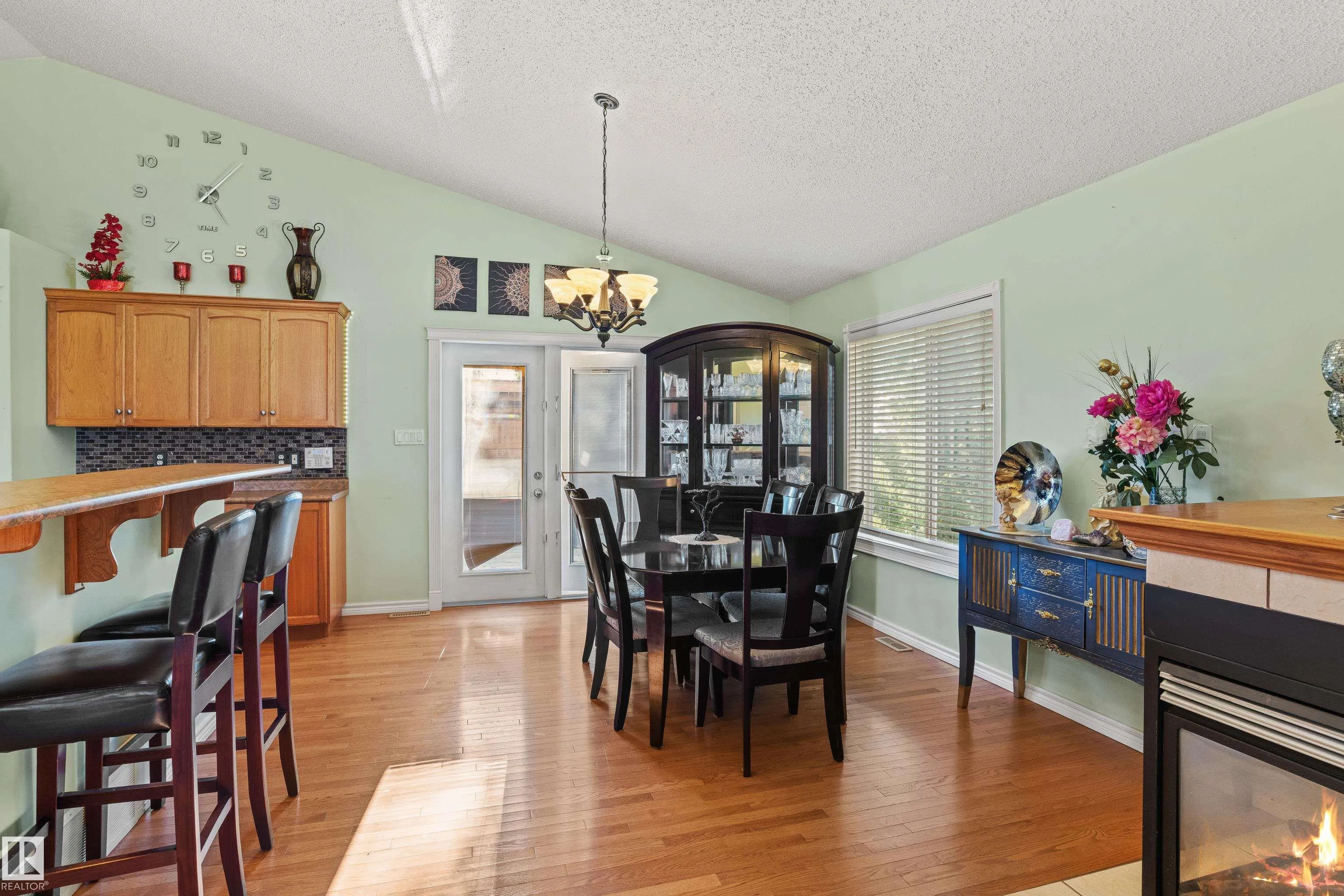 707 Sparrow Close