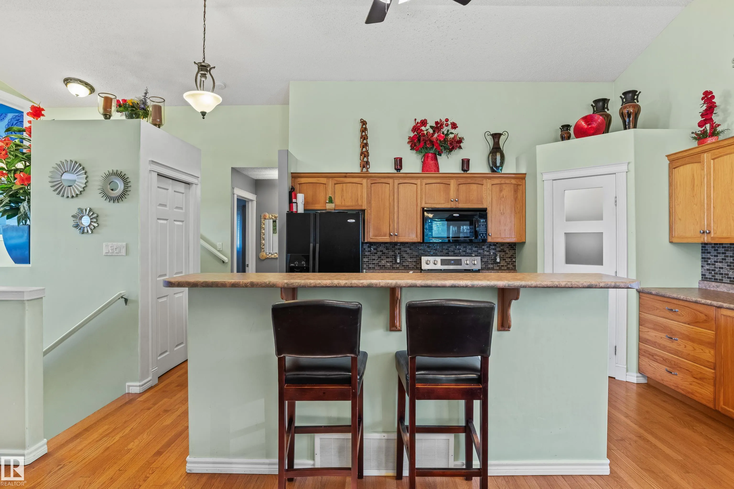 707 Sparrow Close