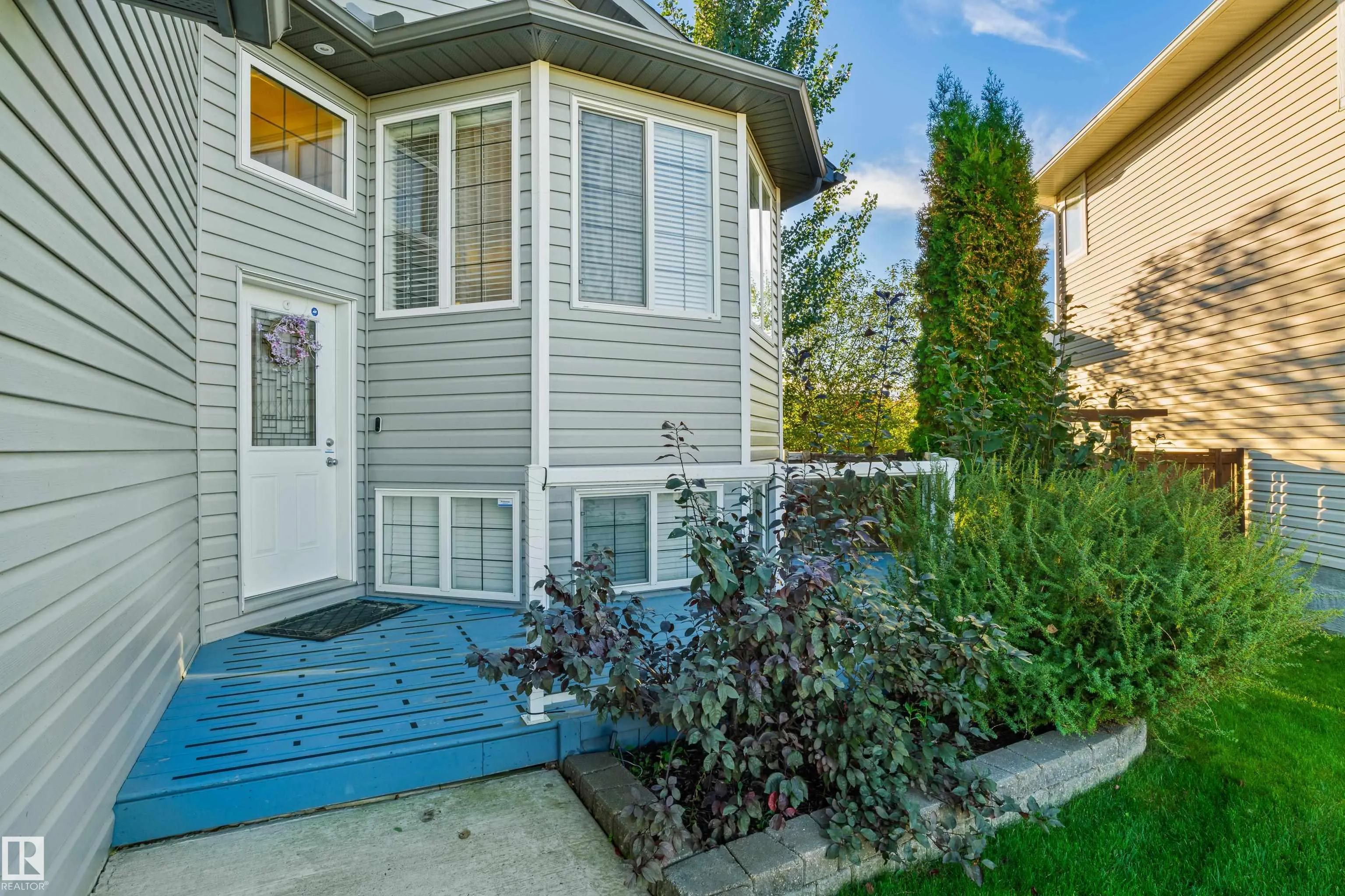 707 Sparrow Close