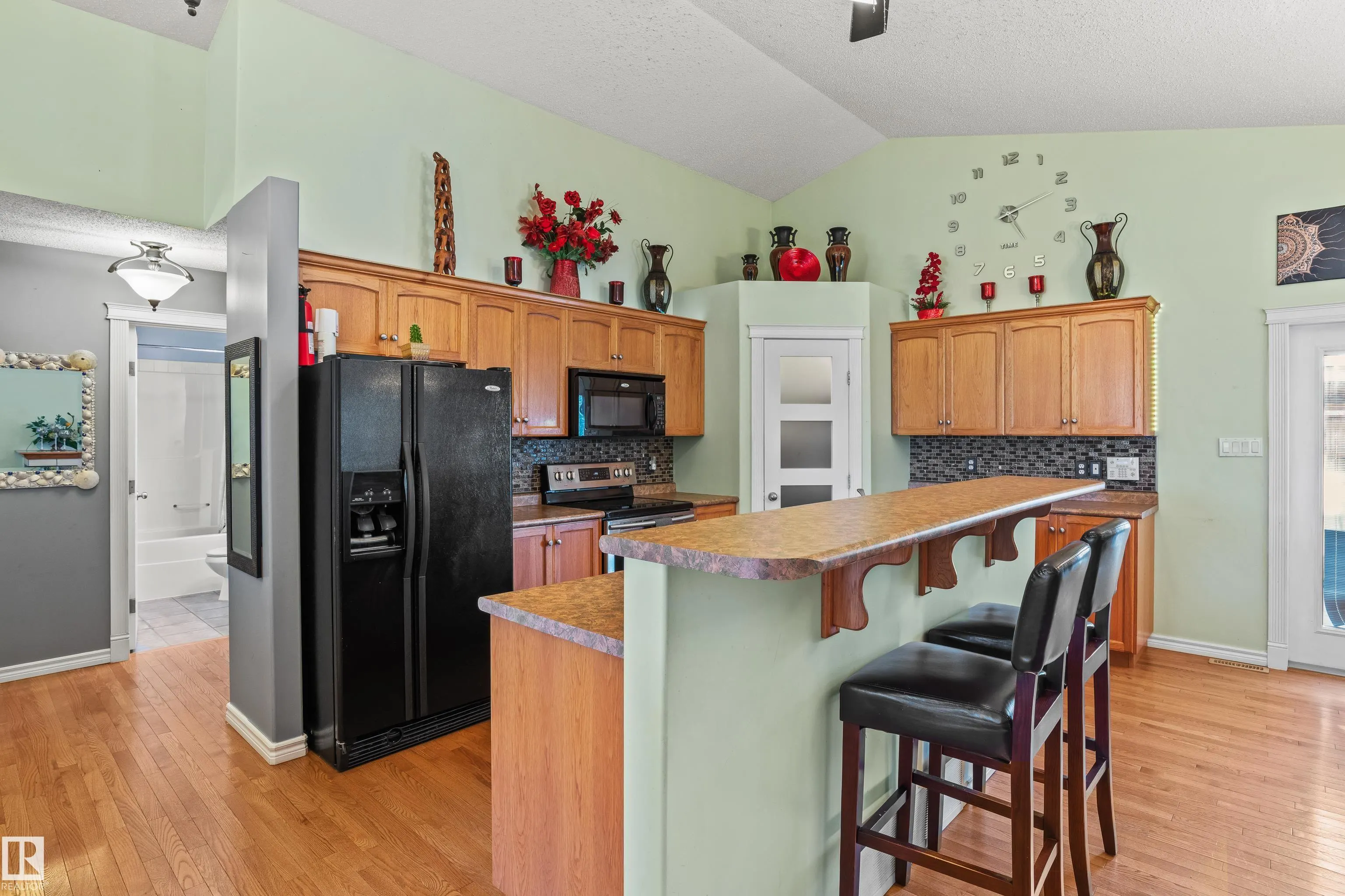 707 Sparrow Close