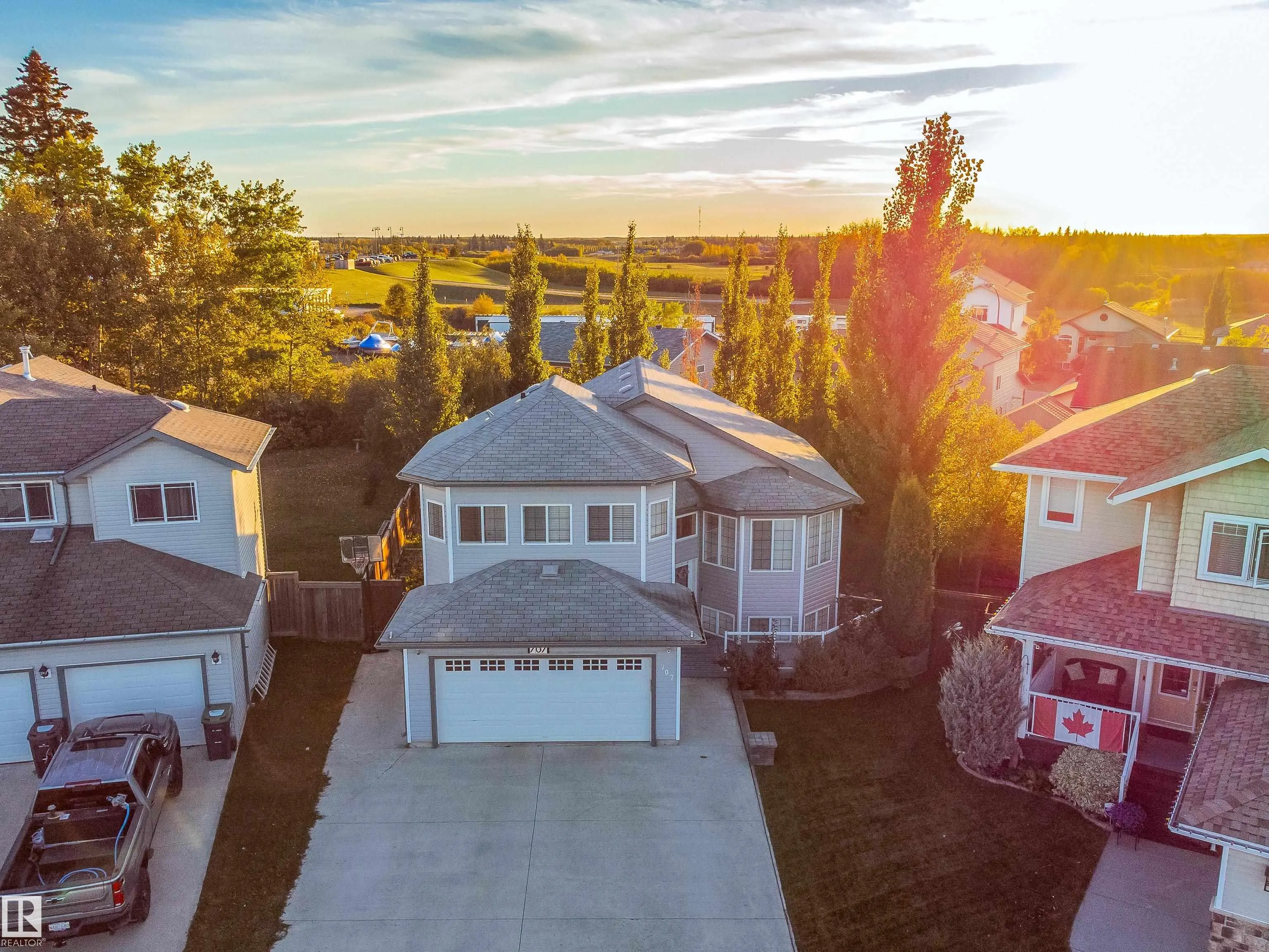 707 Sparrow Close