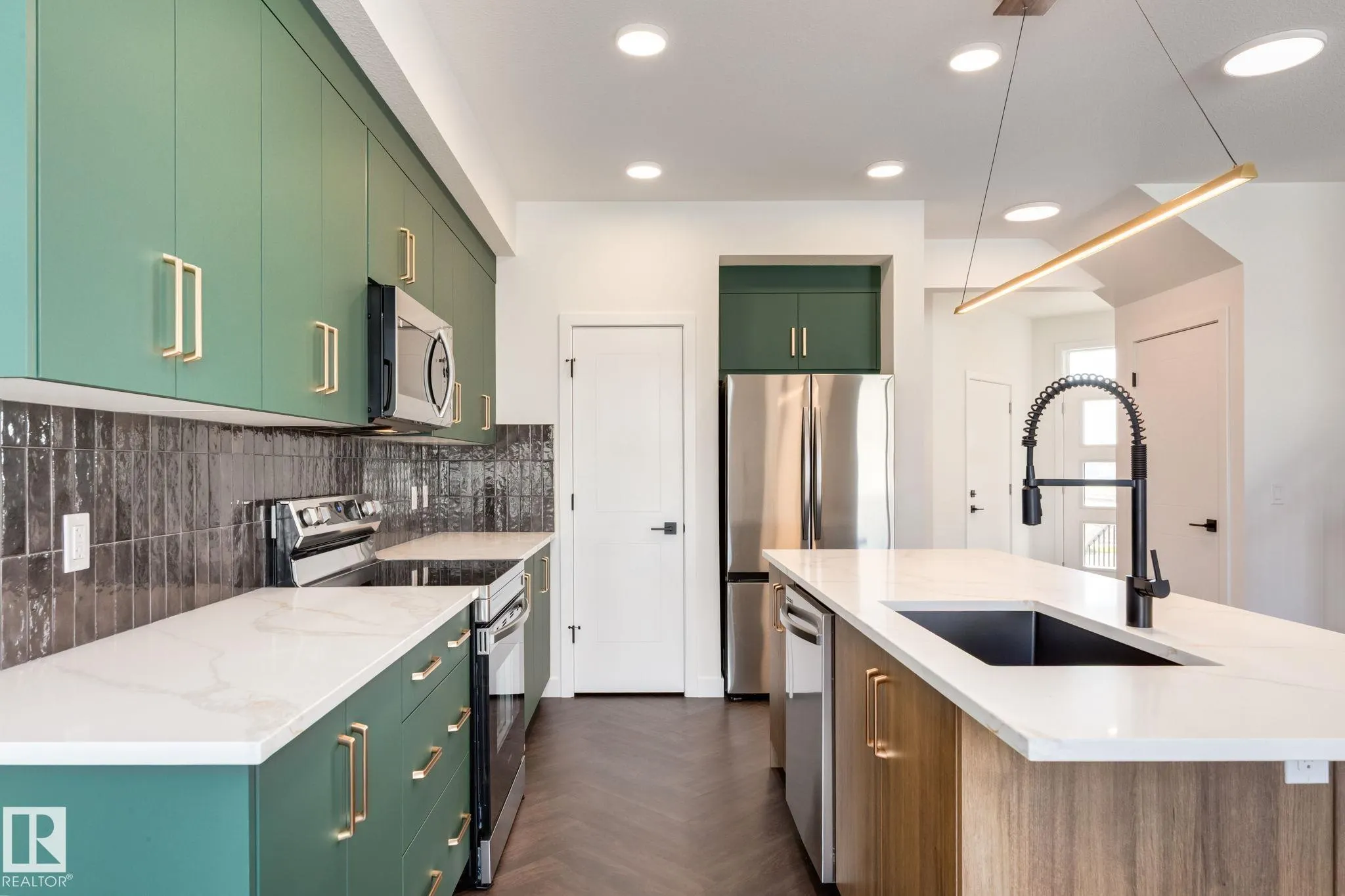 27 Chartres Close