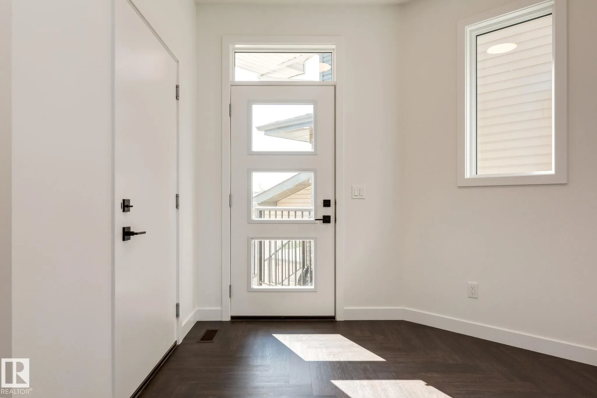 27 Chartres Close