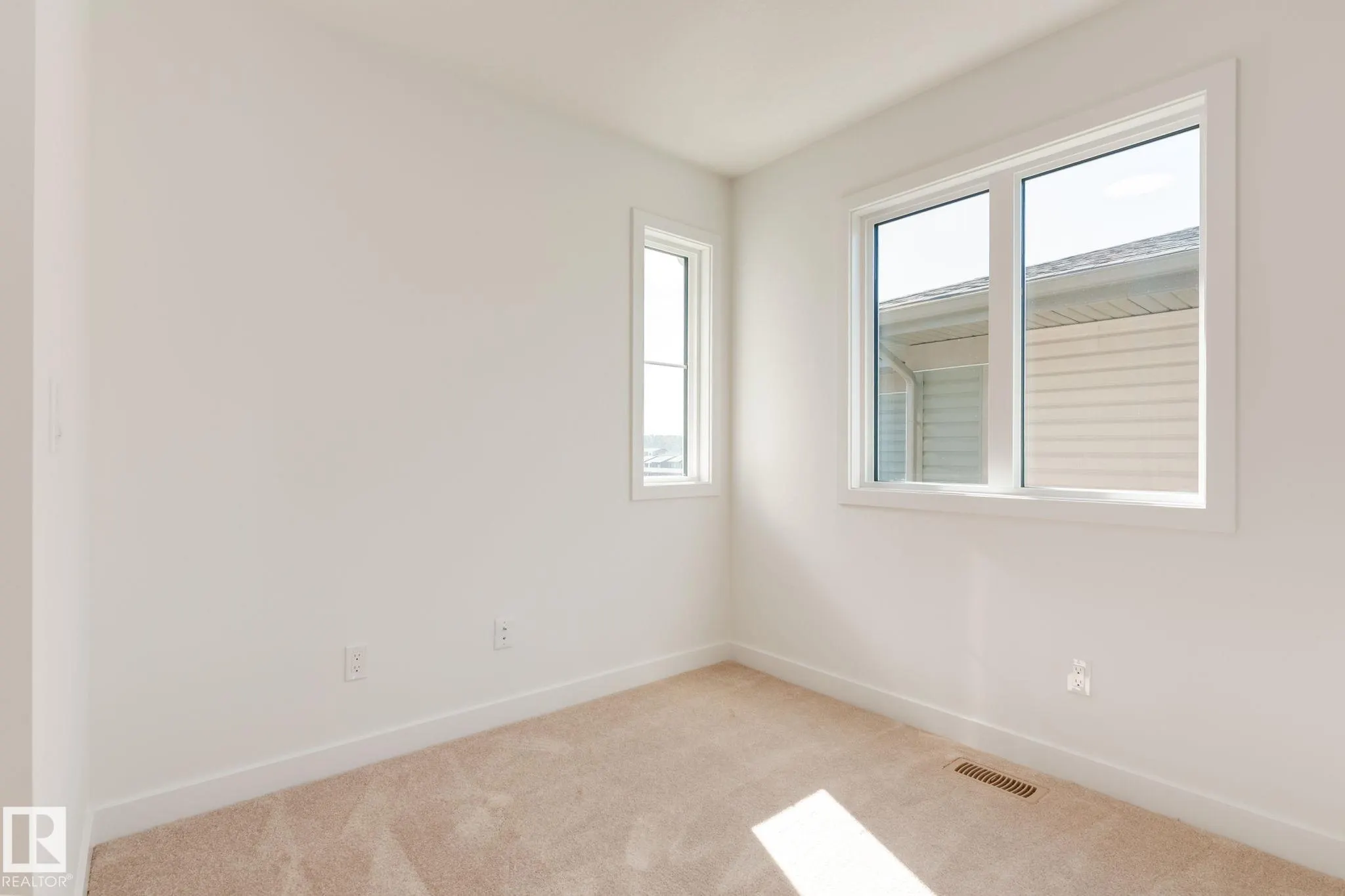 27 Chartres Close