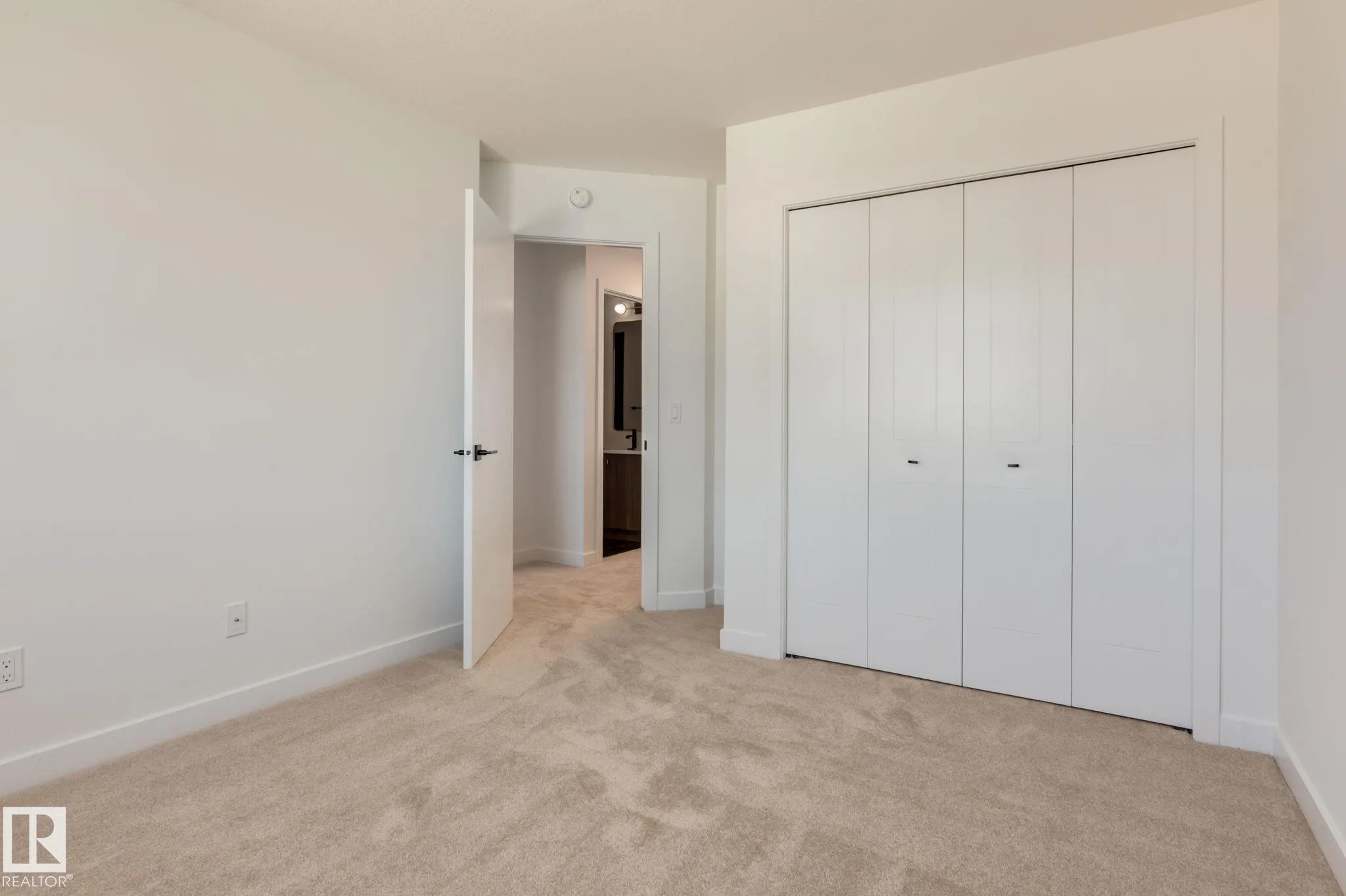 27 Chartres Close