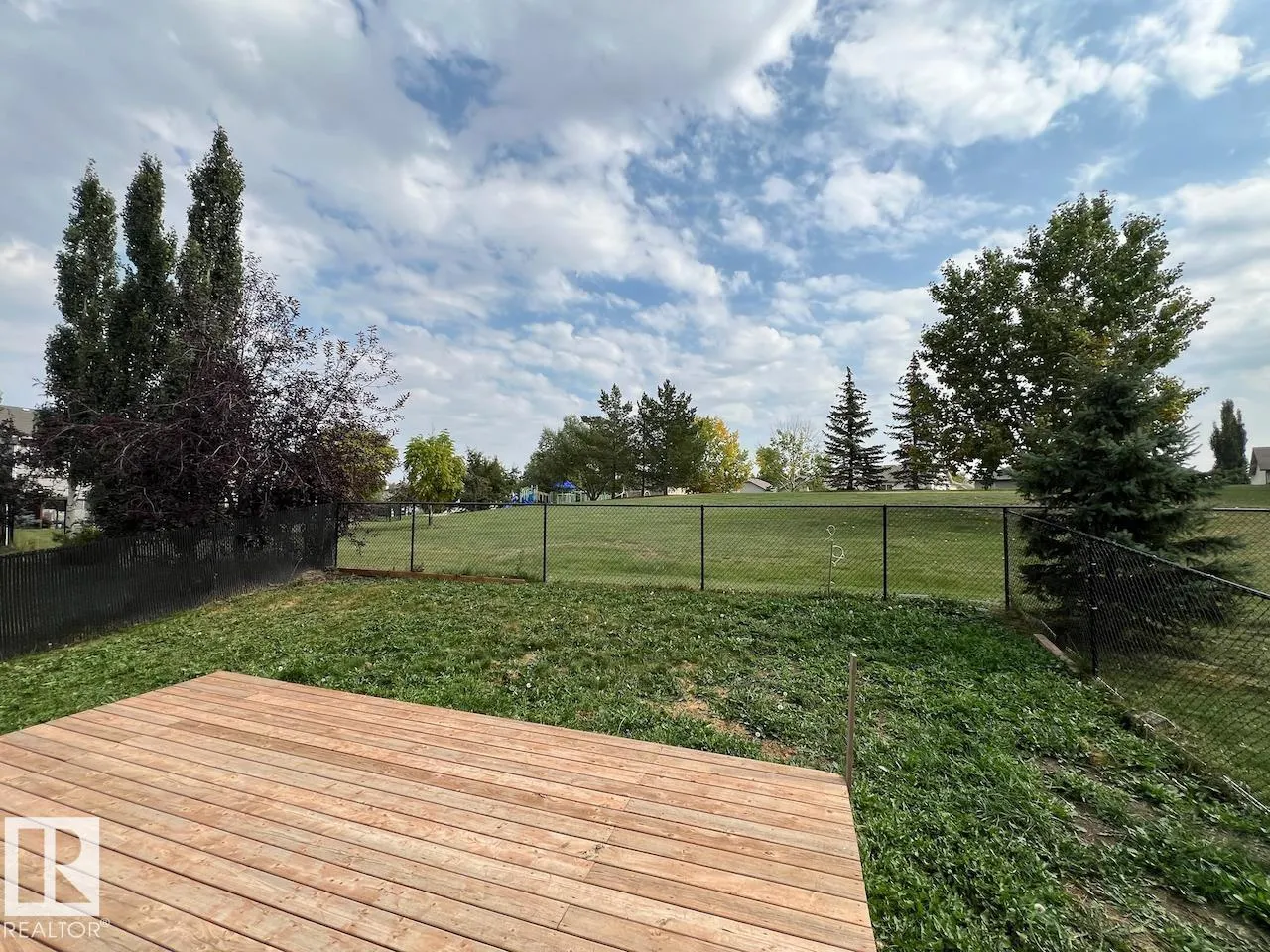 1236 WESTERRA Crescent