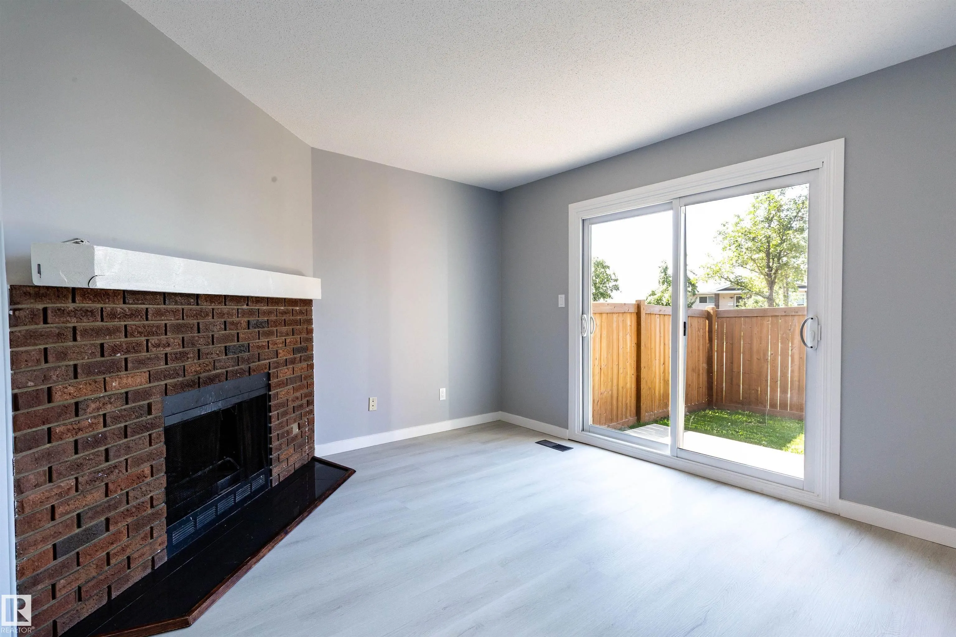 547 DUNLUCE Road