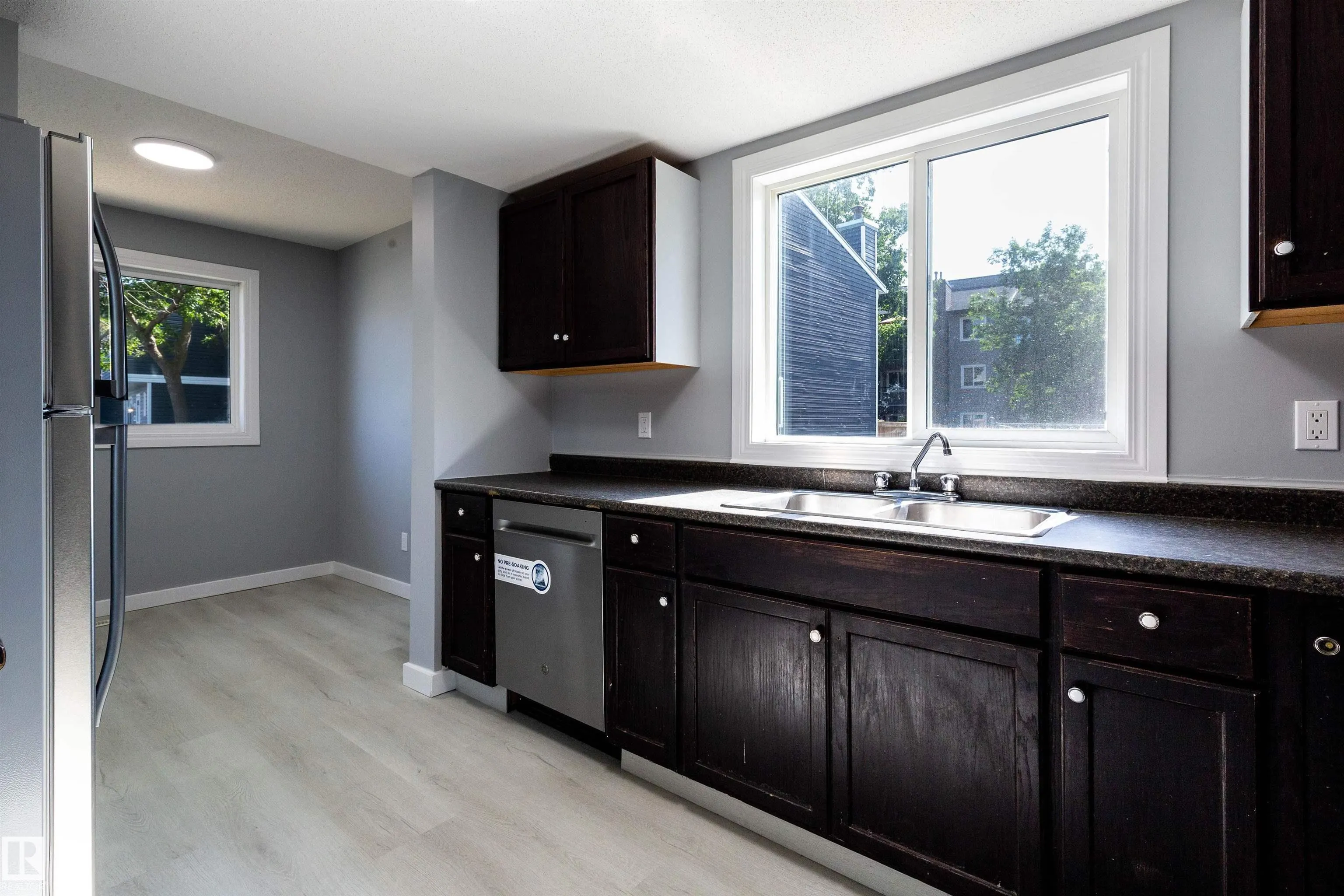 547 DUNLUCE Road