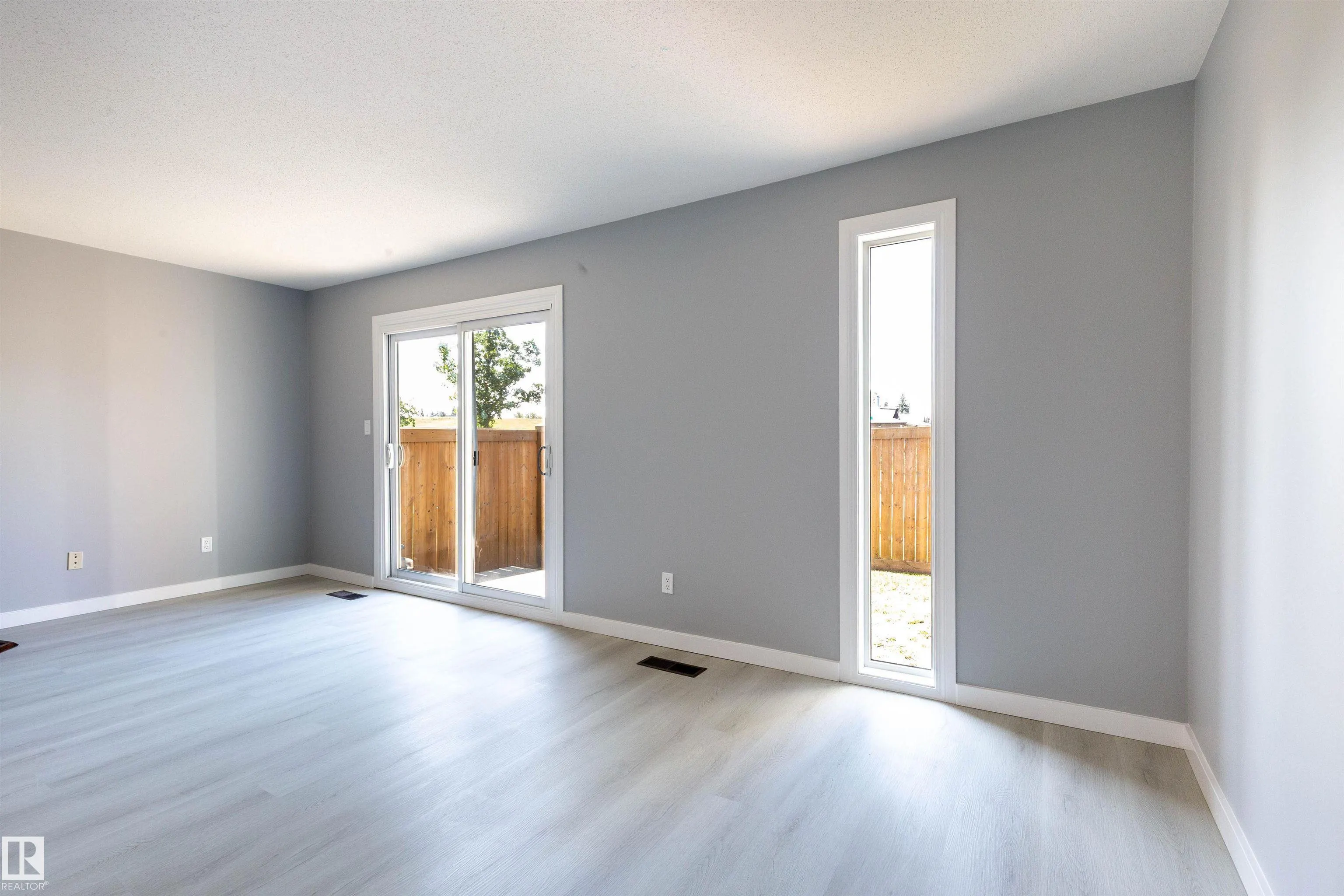 547 DUNLUCE Road