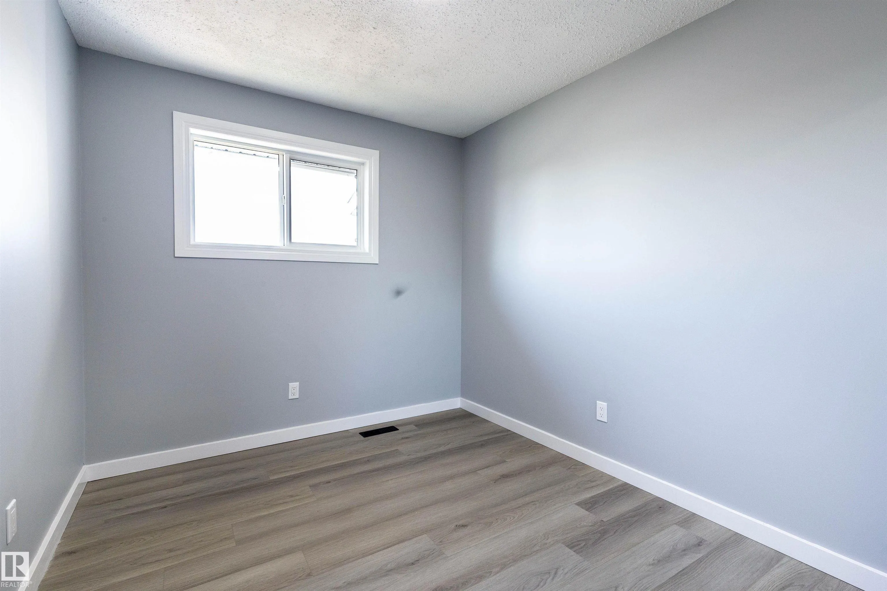 547 DUNLUCE Road