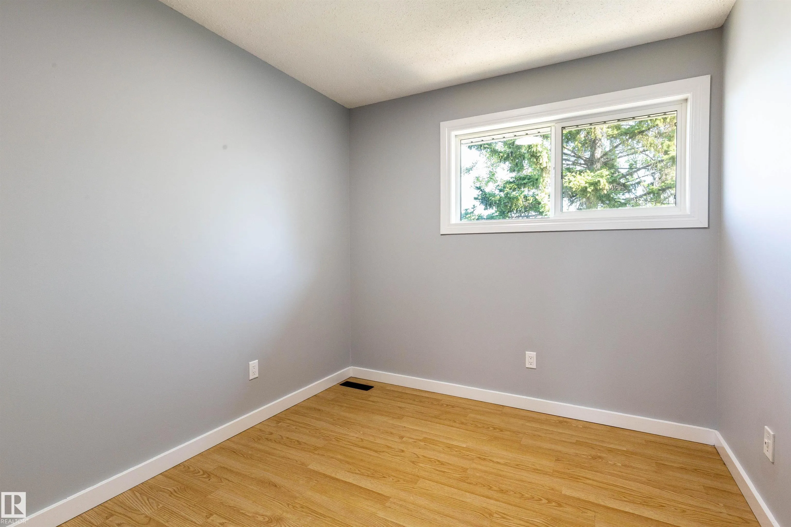 547 DUNLUCE Road