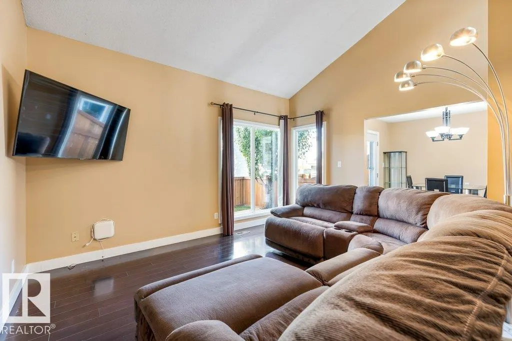216 CHATEAU Place