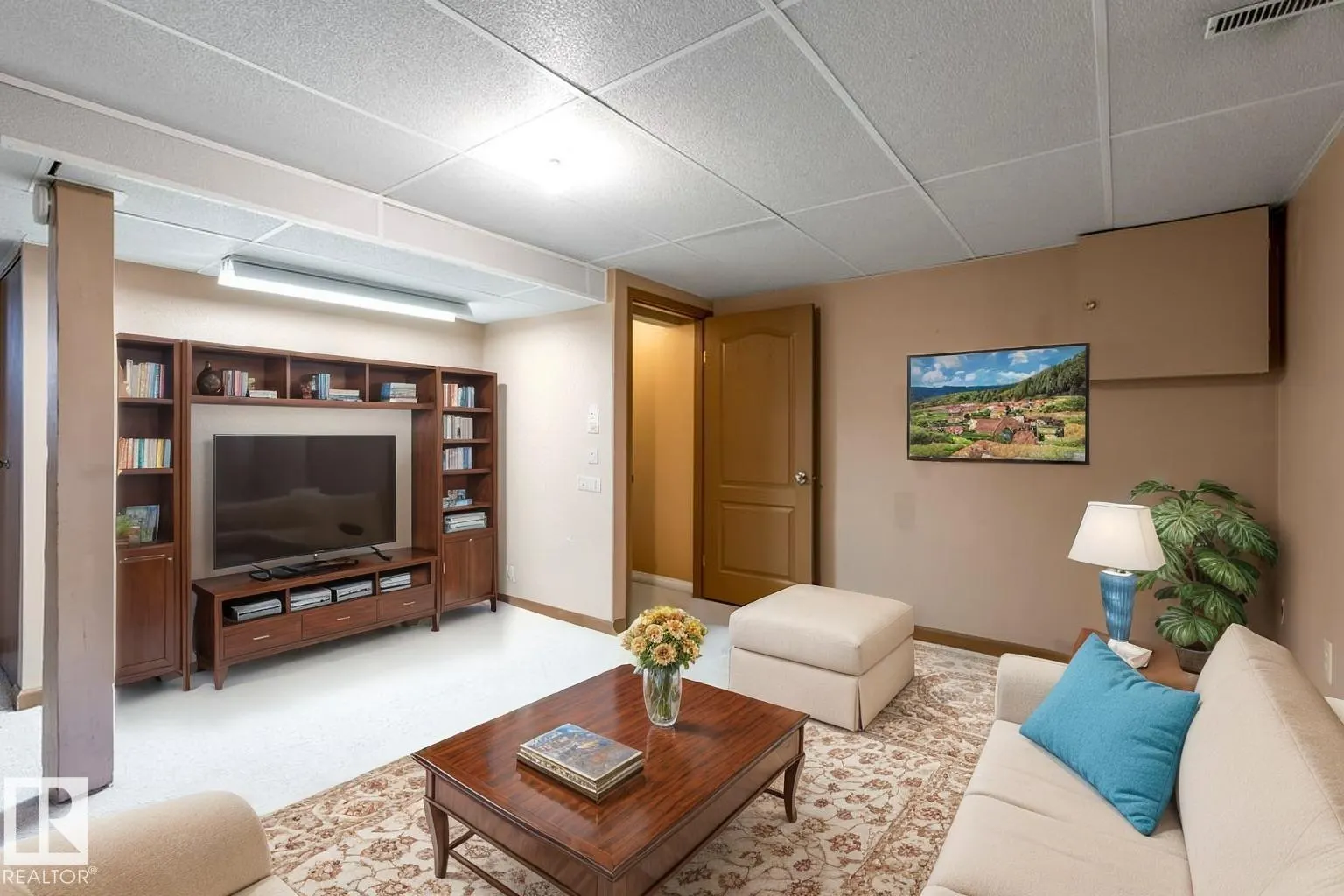 216 CHATEAU Place