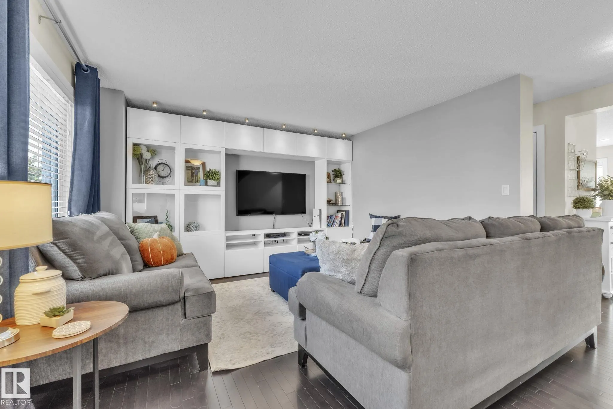 2922 MAPLE Way